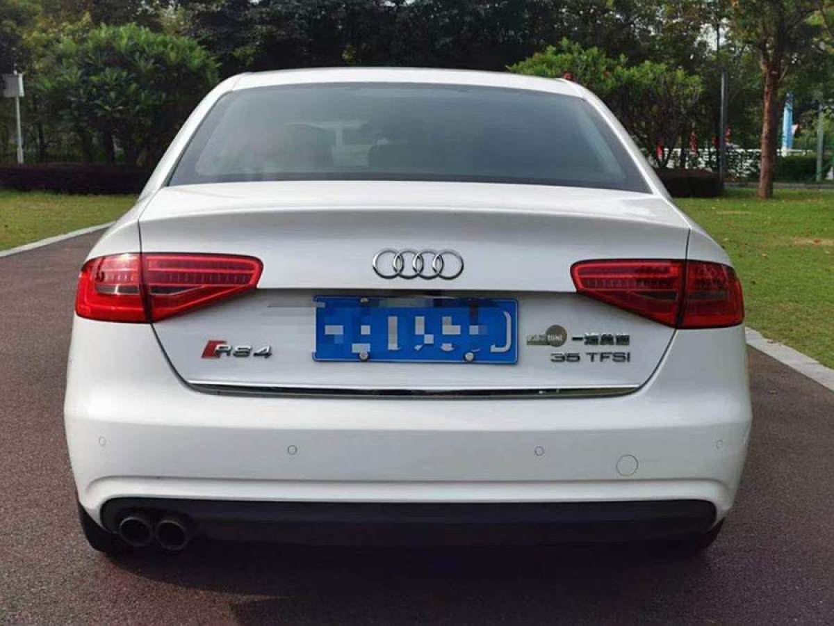 奧迪 奧迪A4L  2015款 35 TFSI 自動(dòng)標(biāo)準(zhǔn)型圖片