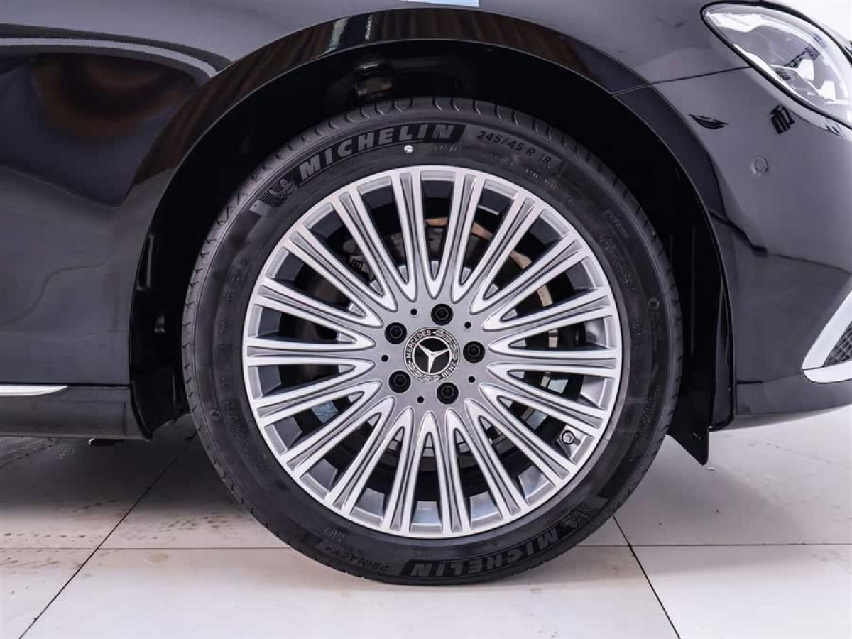奔馳 奔馳E級(jí)  2023款 改款 E 300 L 豪華型圖片