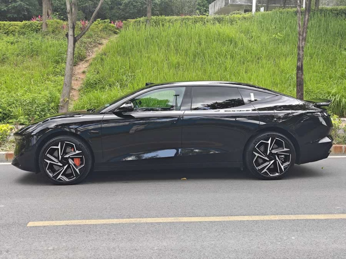領(lǐng)克 領(lǐng)克Z10  2025款 95kWh 702km四驅(qū)智駕Ultra圖片