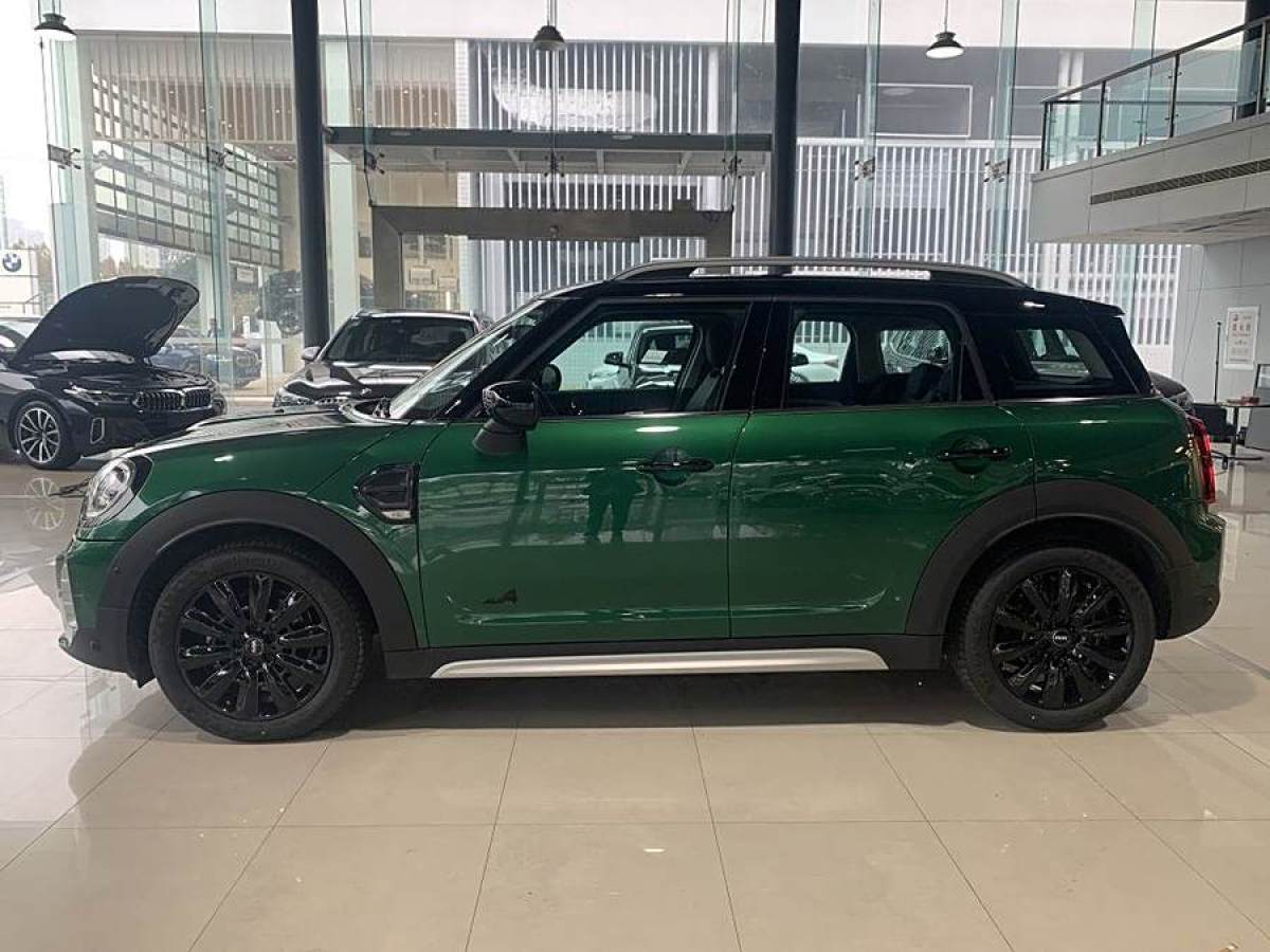 2022年10月MINI COUNTRYMAN  2023款 1.5T COOPER ALL4 鑒賞家