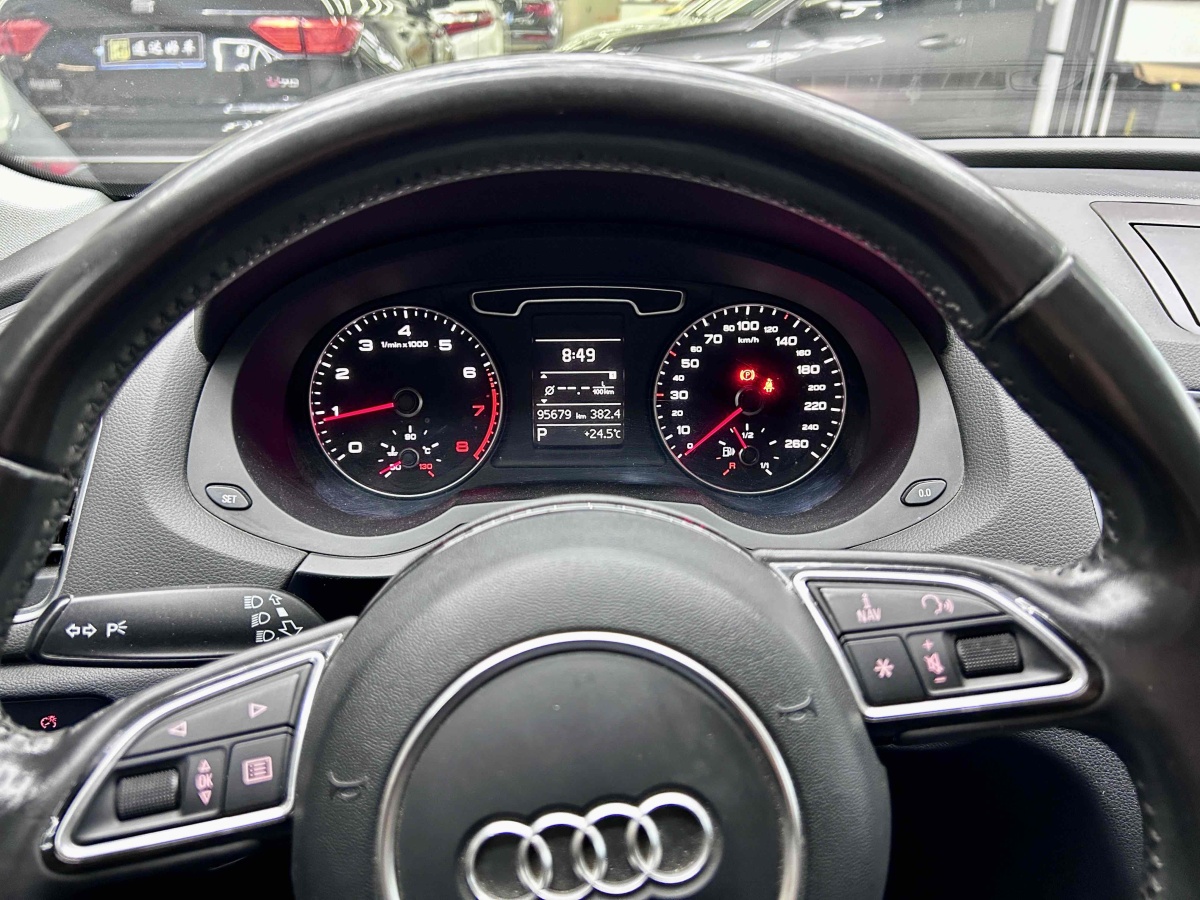 奥迪 奥迪Q3  2015款 35 TFSI 进取型图片