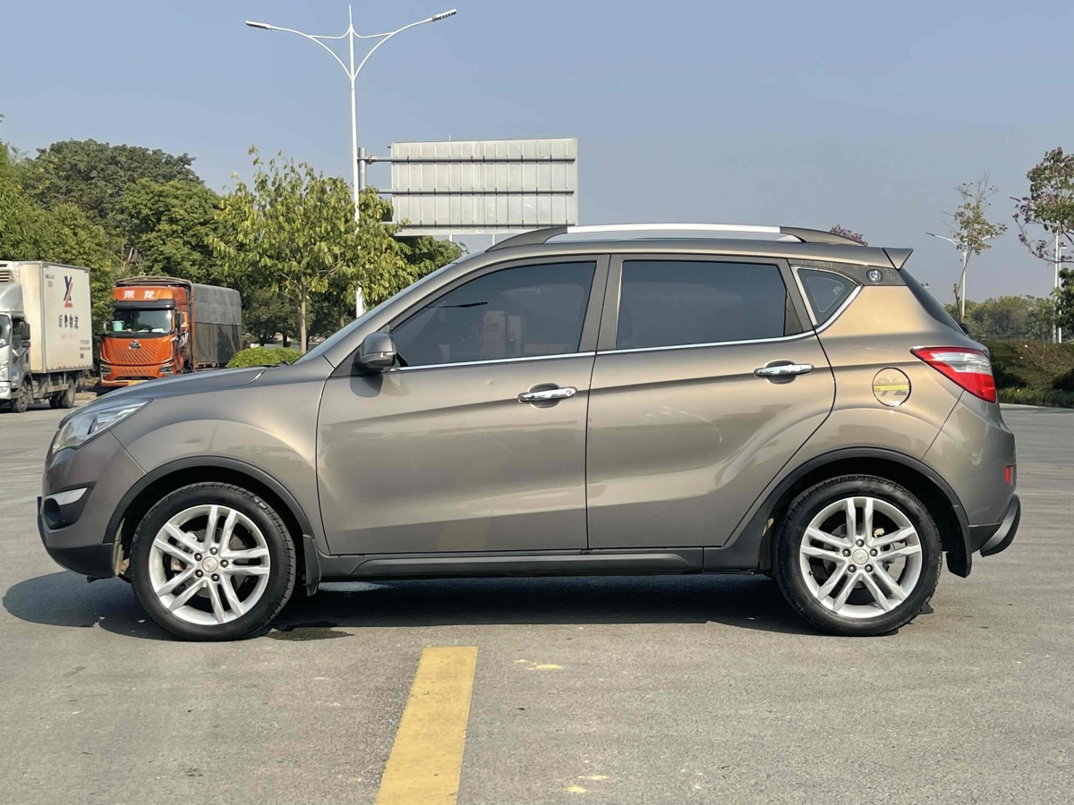 長(zhǎng)安 CS35  2015款 1.6L 自動(dòng)豪華型 國(guó)V圖片