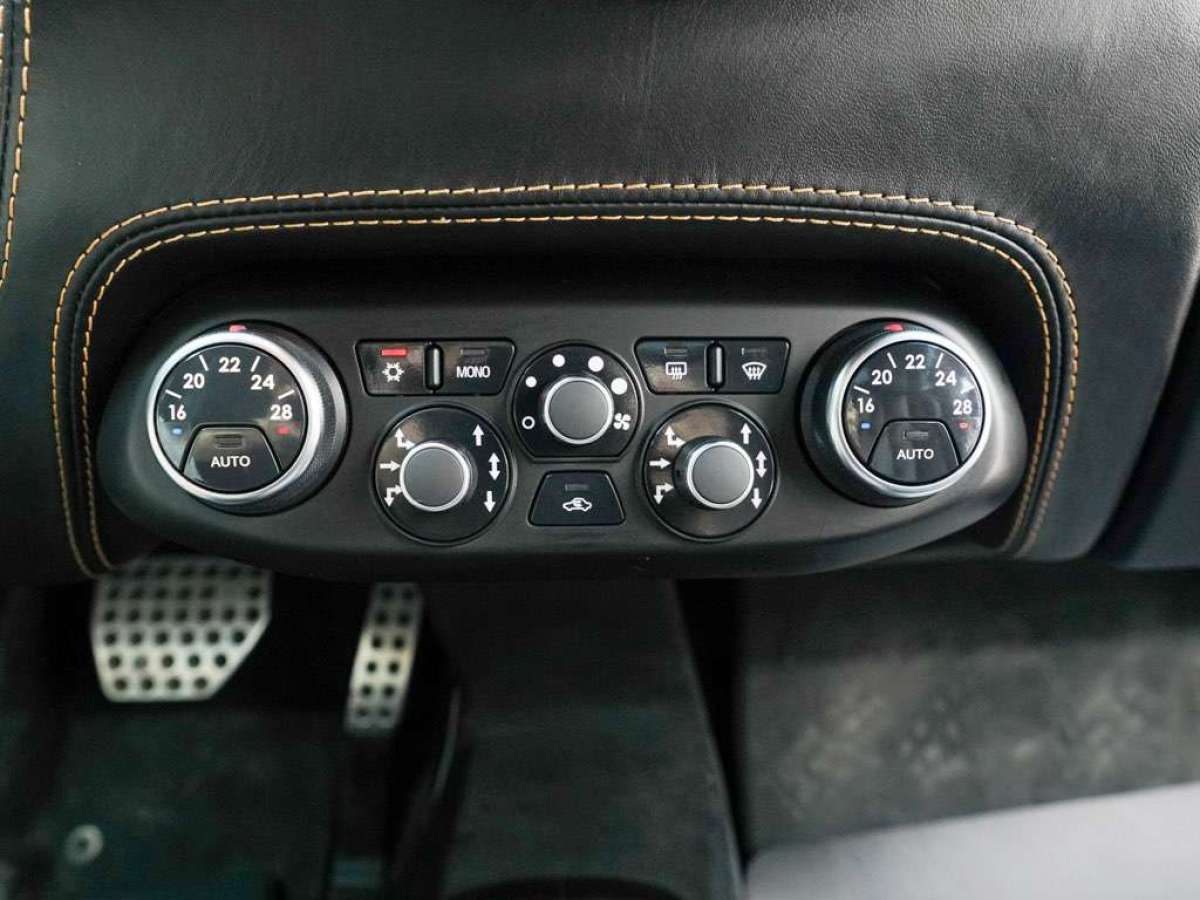 法拉利 458  2012款 4.5L Italia 中国限量版图片