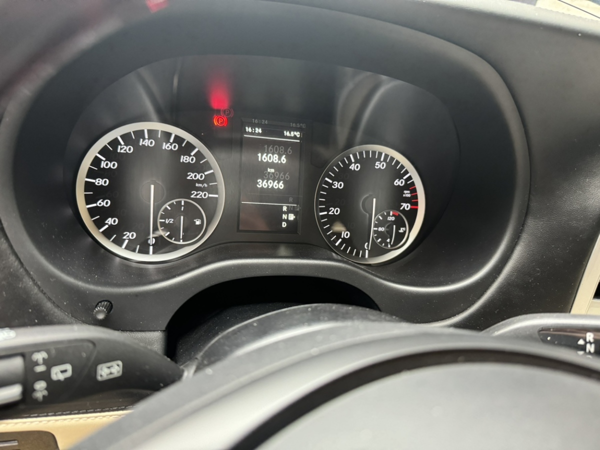 奔驰 威霆  2018款 2.0T 精英版 7座图片