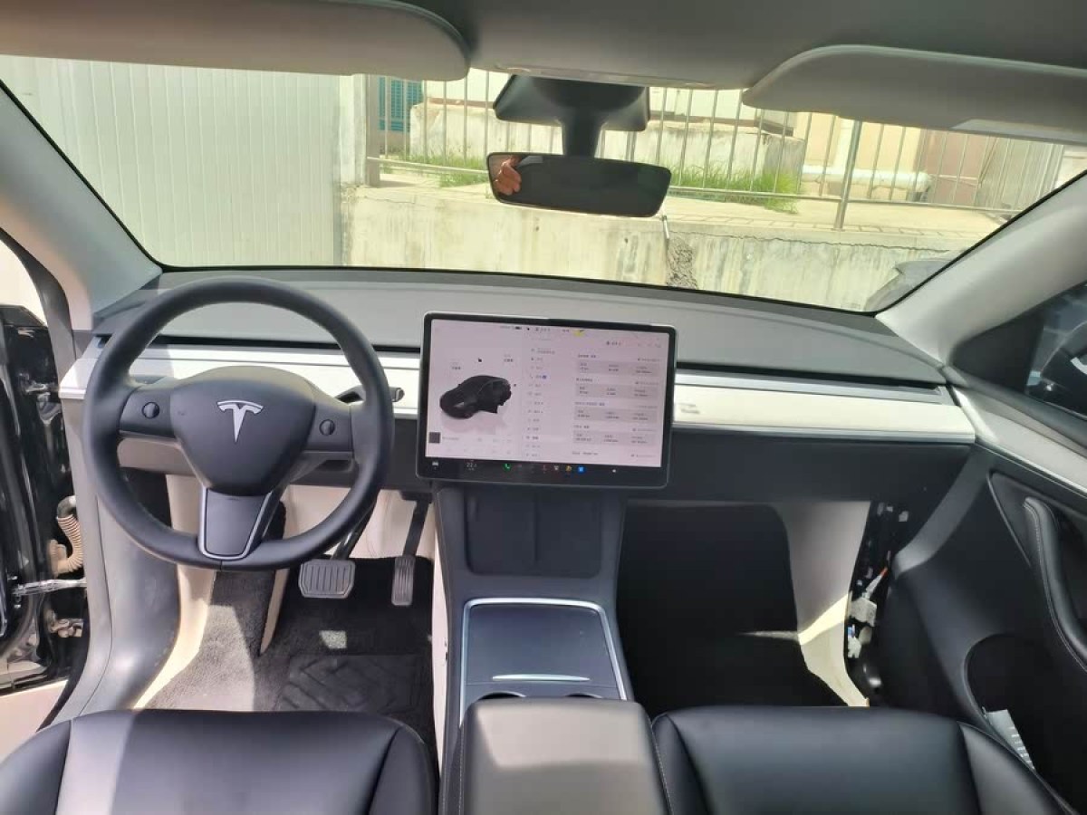 特斯拉 Model Y  2023款 長續(xù)航全輪驅(qū)動版圖片
