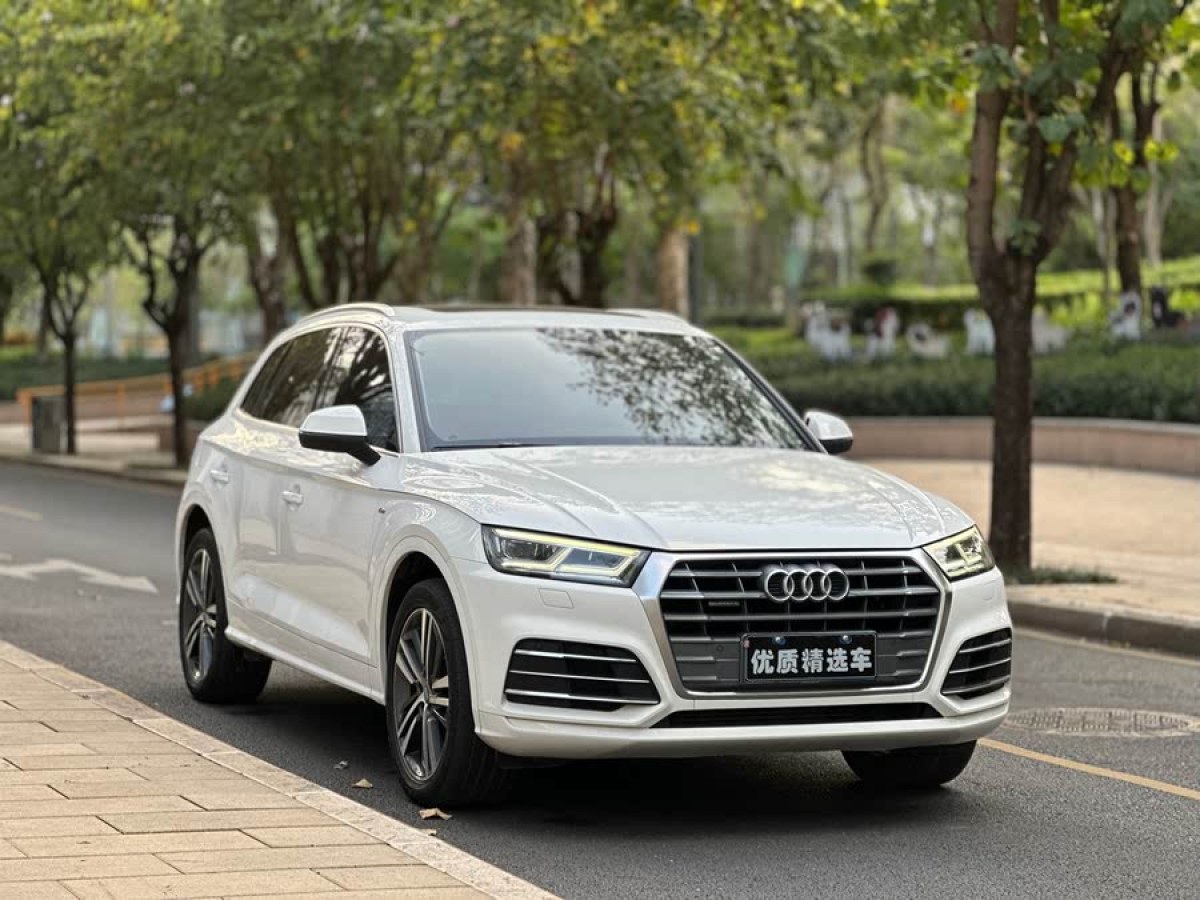 奧迪 奧迪Q5L  2018款  45 TFSI 尊享運(yùn)動(dòng)型 國(guó)VI圖片