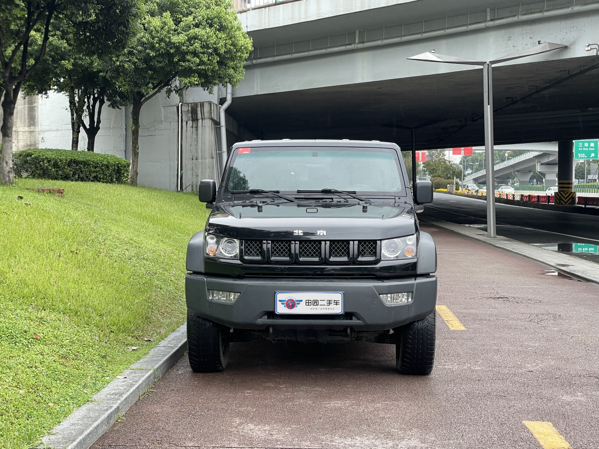 北京 BJ40  2017款 40L 2.3T 自動四驅(qū)環(huán)塔冠軍版圖片