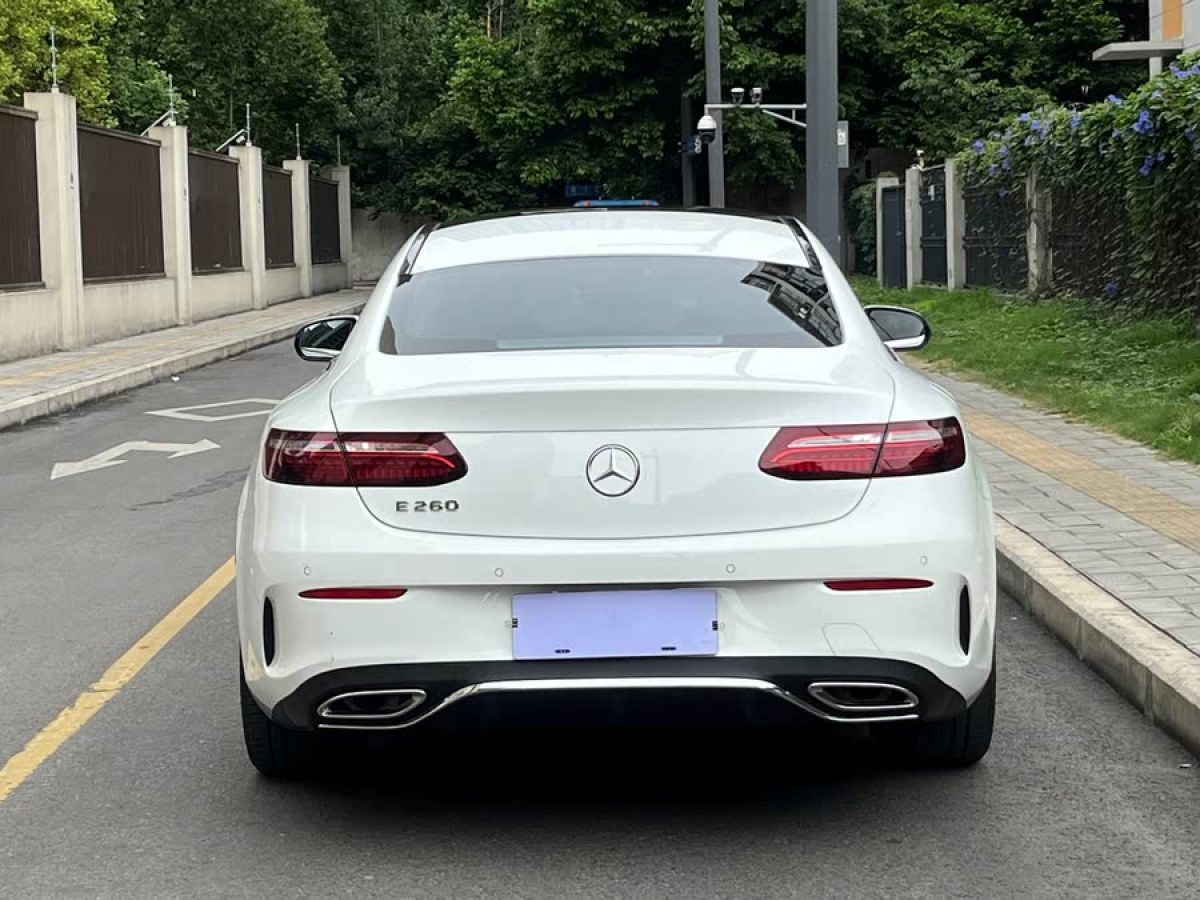 奔馳 奔馳E級  2023款 改款 E 260 轎跑車圖片