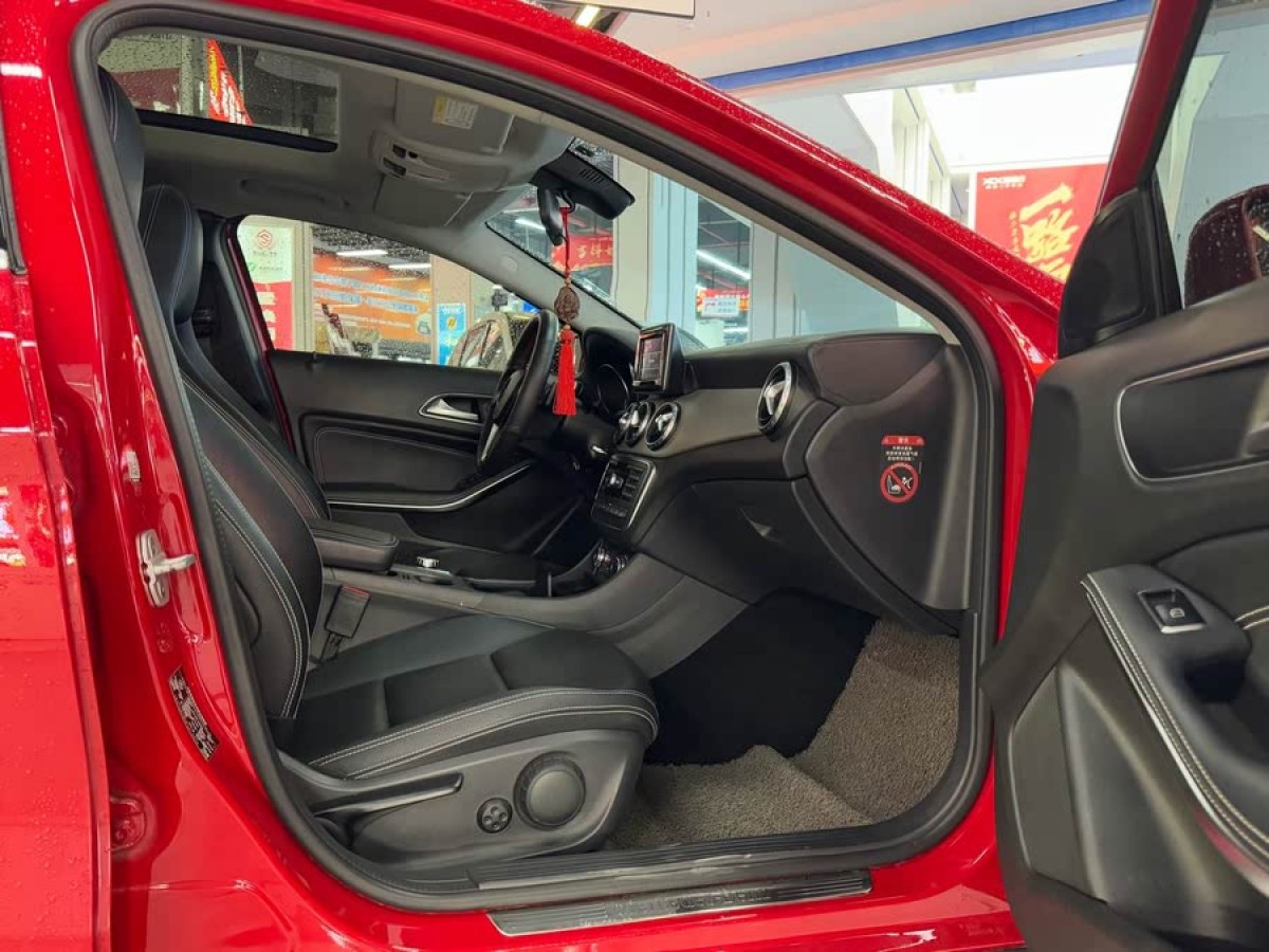 奔馳 奔馳GLA  2015款 GLA 220 4MATIC 時(shí)尚型圖片