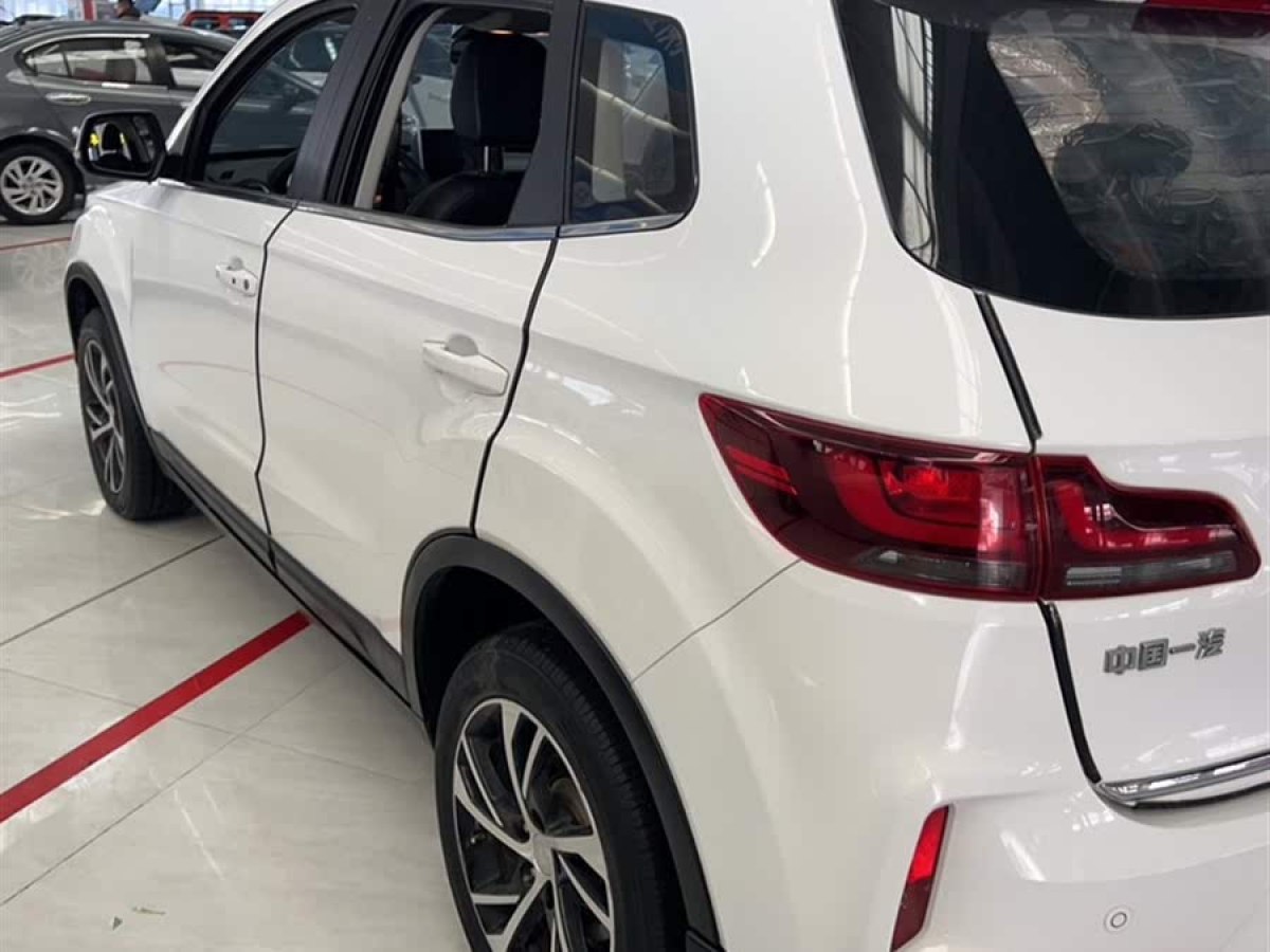 奔騰 X40  2019款  1.6L 自動(dòng)豪華型 國(guó)VI圖片