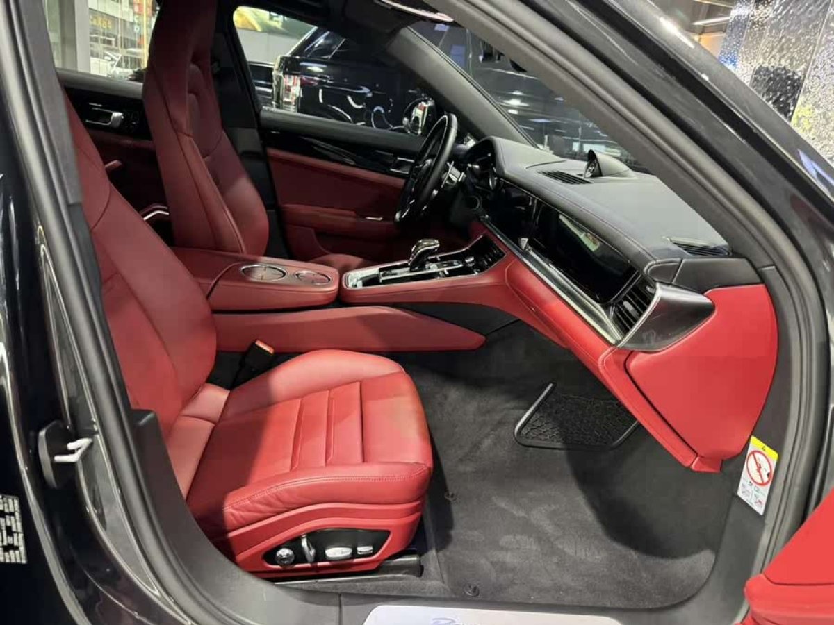 保時(shí)捷 Panamera  2019款 Panamera 十周年紀(jì)念版 2.9T圖片