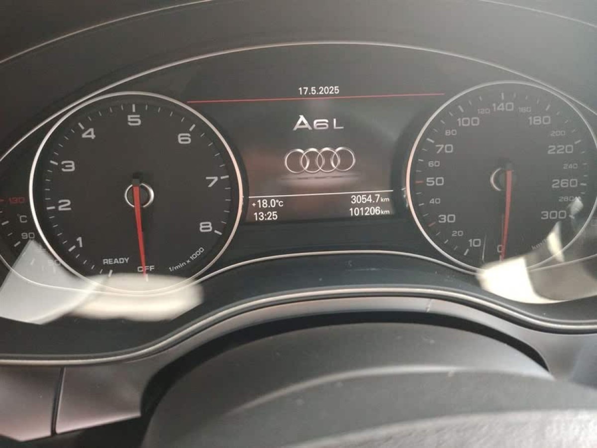 奧迪 奧迪Q3  2018款 30周年年型 30 TFSI 風尚型圖片