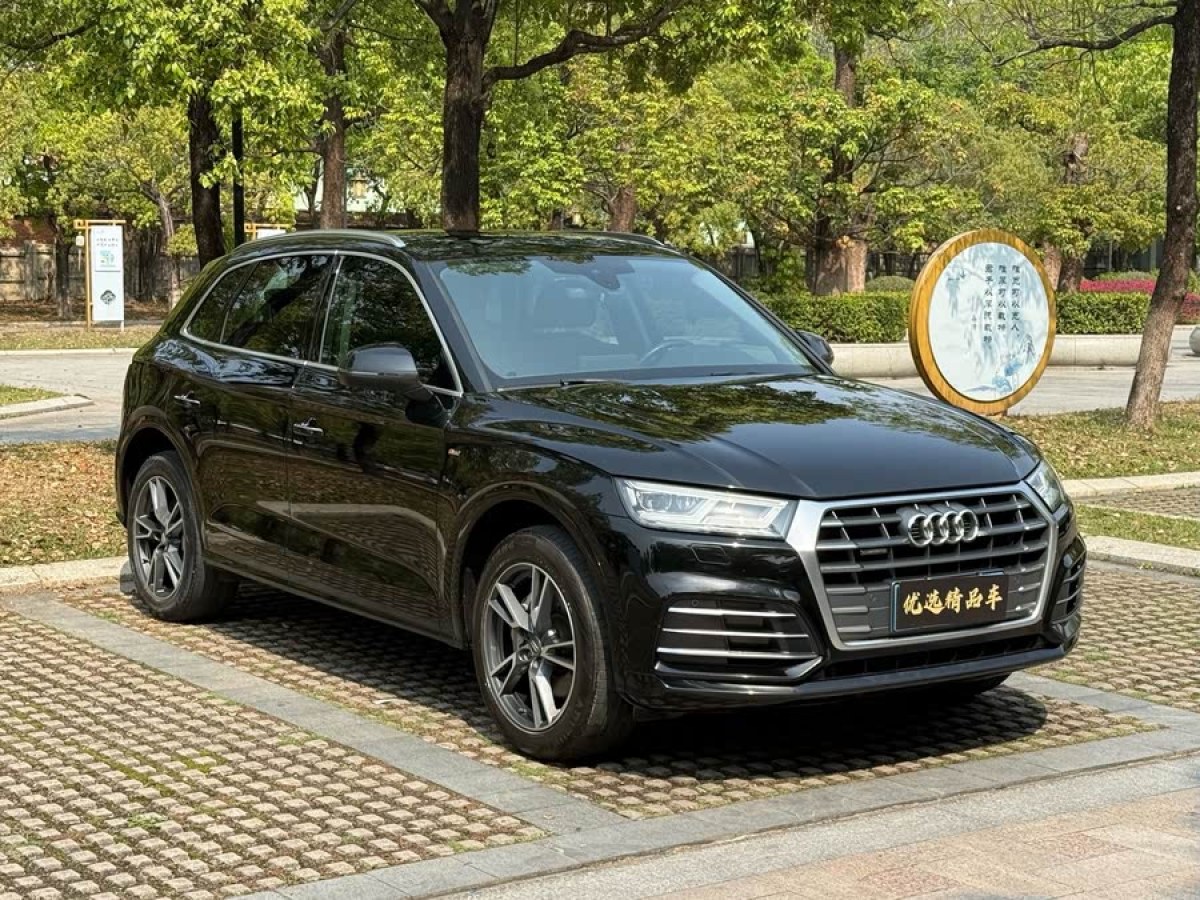 奧迪 奧迪Q5L  2018款  40 TFSI 榮享時(shí)尚型 國(guó)VI圖片