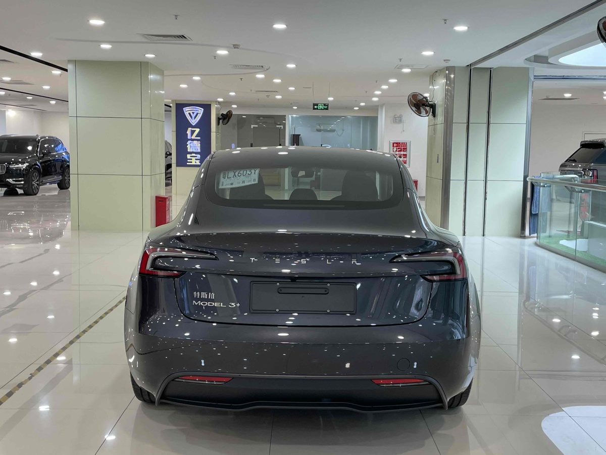 特斯拉 Model 3  2023款 長(zhǎng)續(xù)航煥新版 雙電機(jī)全輪驅(qū)動(dòng)圖片