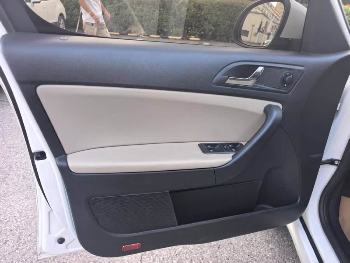 斯柯達(dá) Yeti  2014款 1.4TSI DSG炫彩版圖片