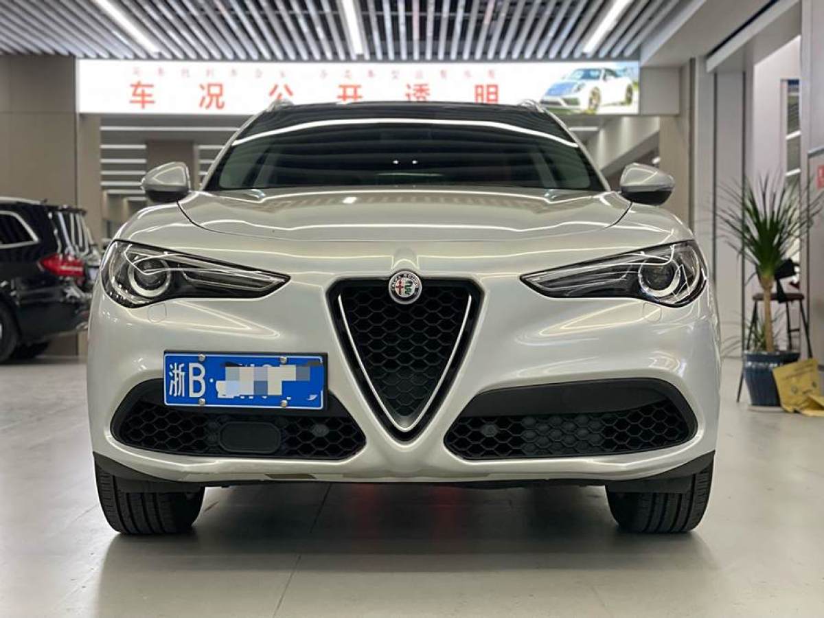 阿爾法·羅密歐 Stelvio  2017款 2.0T 280HP 豪華版圖片