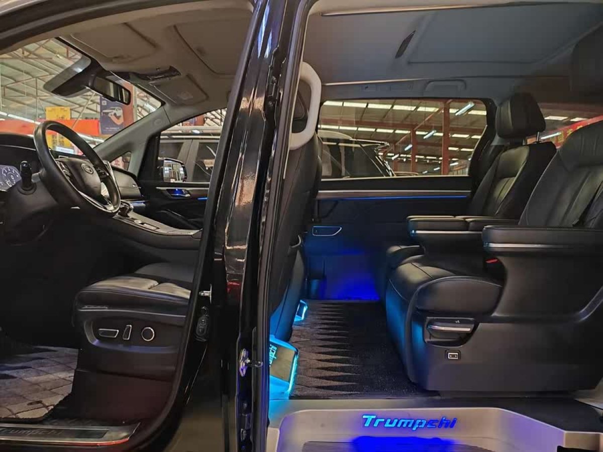 廣汽傳祺 M8  2021款 領秀系列 390T 至尊版圖片