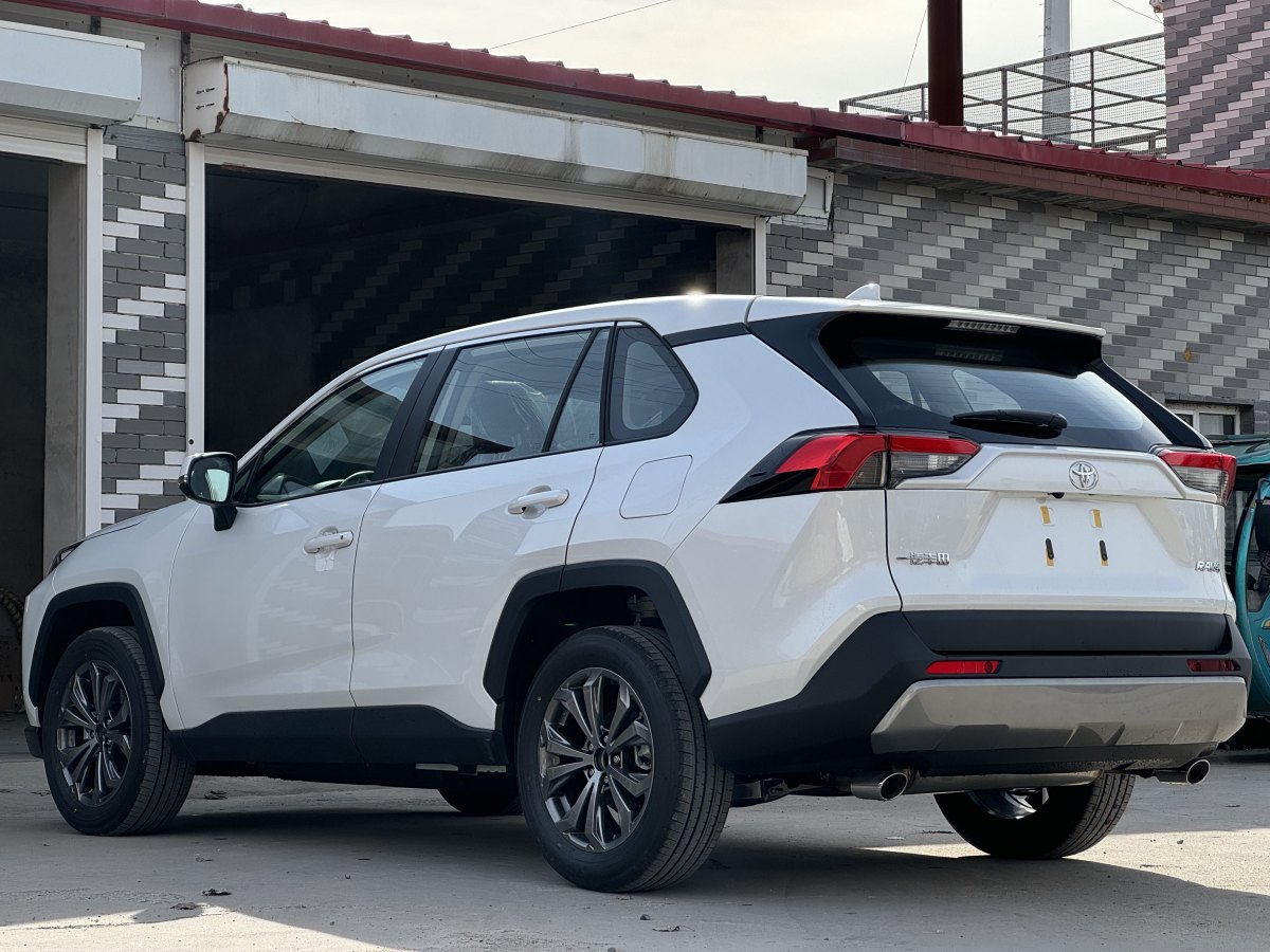 豐田 RAV4  2018款 榮放 2.0L CVT兩驅(qū)風(fēng)尚版圖片