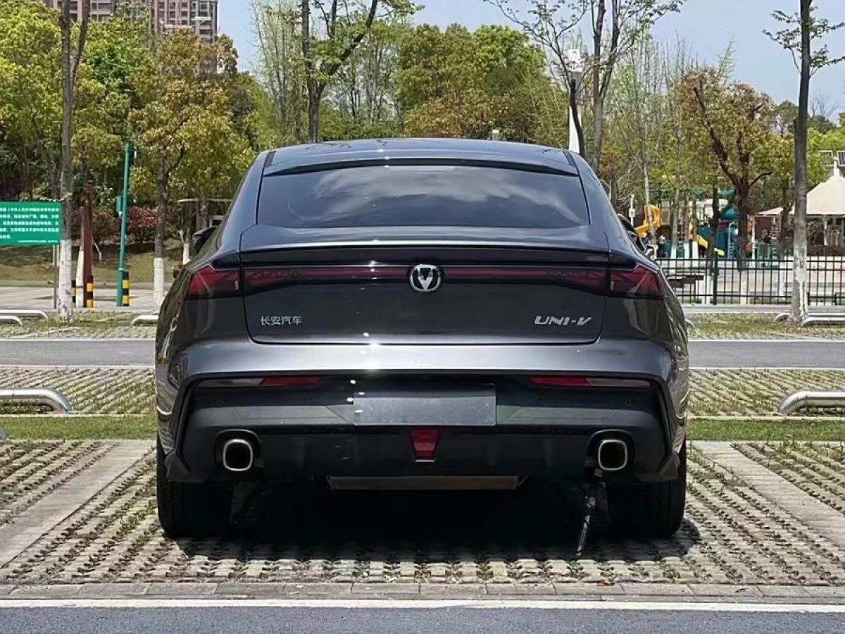 長(zhǎng)安 長(zhǎng)安UNI-V  2022款 1.5T 尊貴型圖片