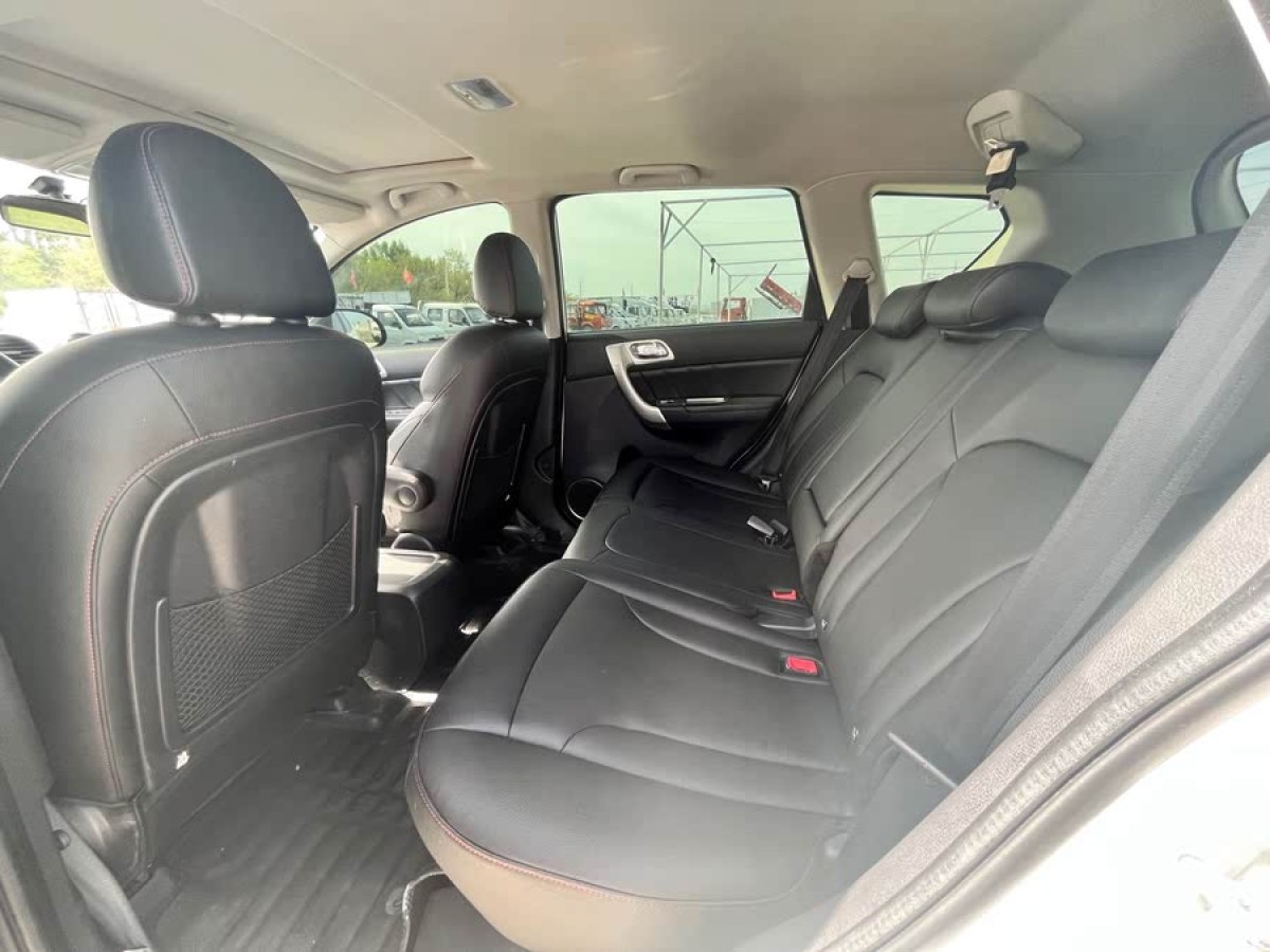 哈弗 H6  2016款 升級版 1.5T 手動四驅(qū)精英型圖片