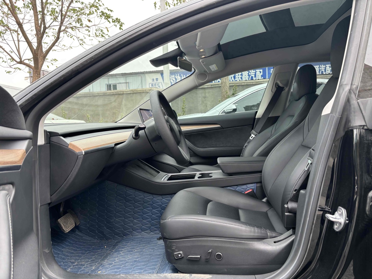 特斯拉 Model 3  2023款 煥新版 后輪驅(qū)動(dòng)圖片