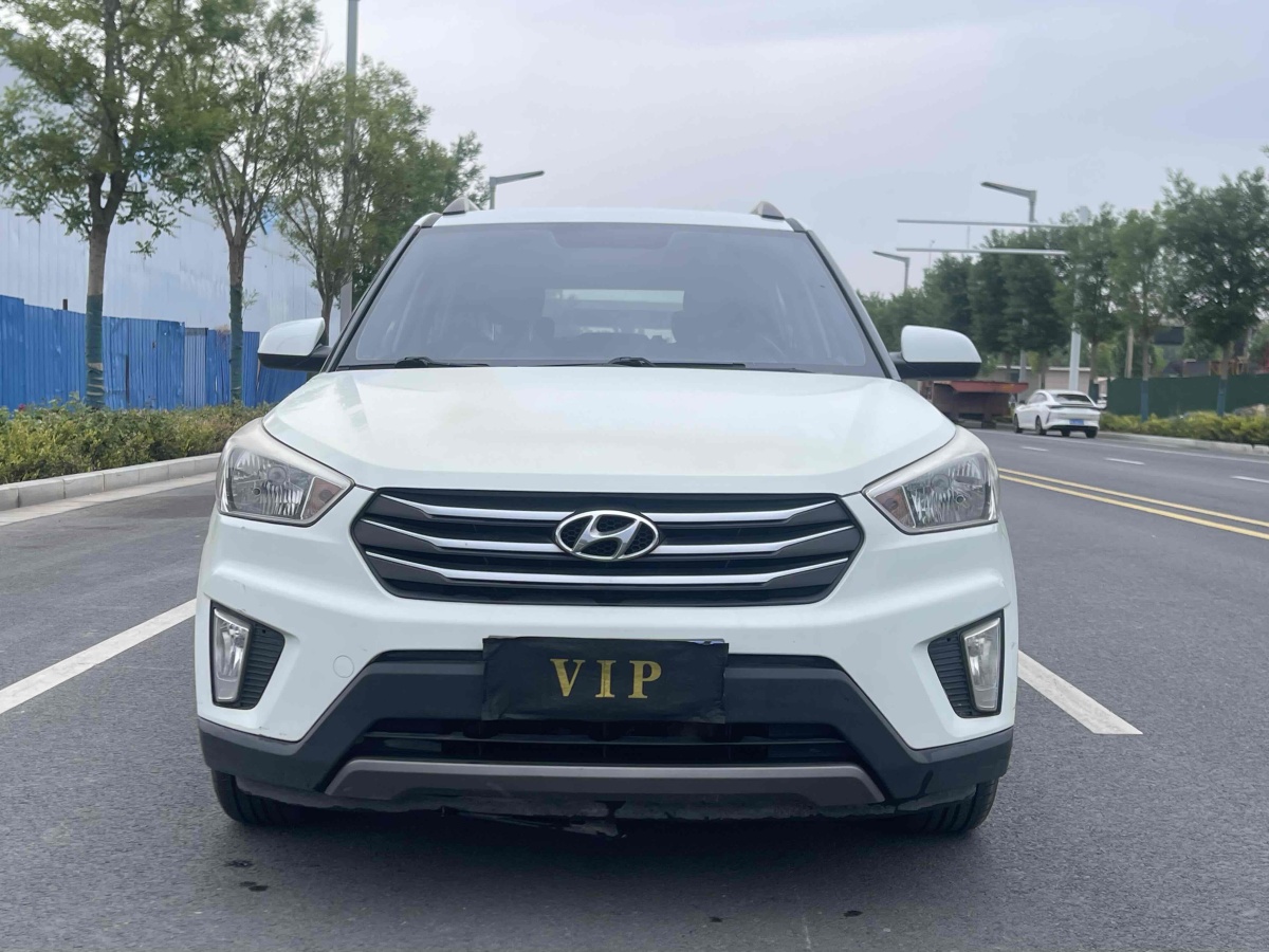 現(xiàn)代 ix25  2015款 1.6L 自動(dòng)兩驅(qū)時(shí)尚型GS圖片
