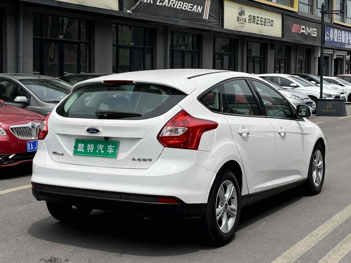 福特 ?？怂? 2012款 兩廂 1.6L 自動風尚型圖片