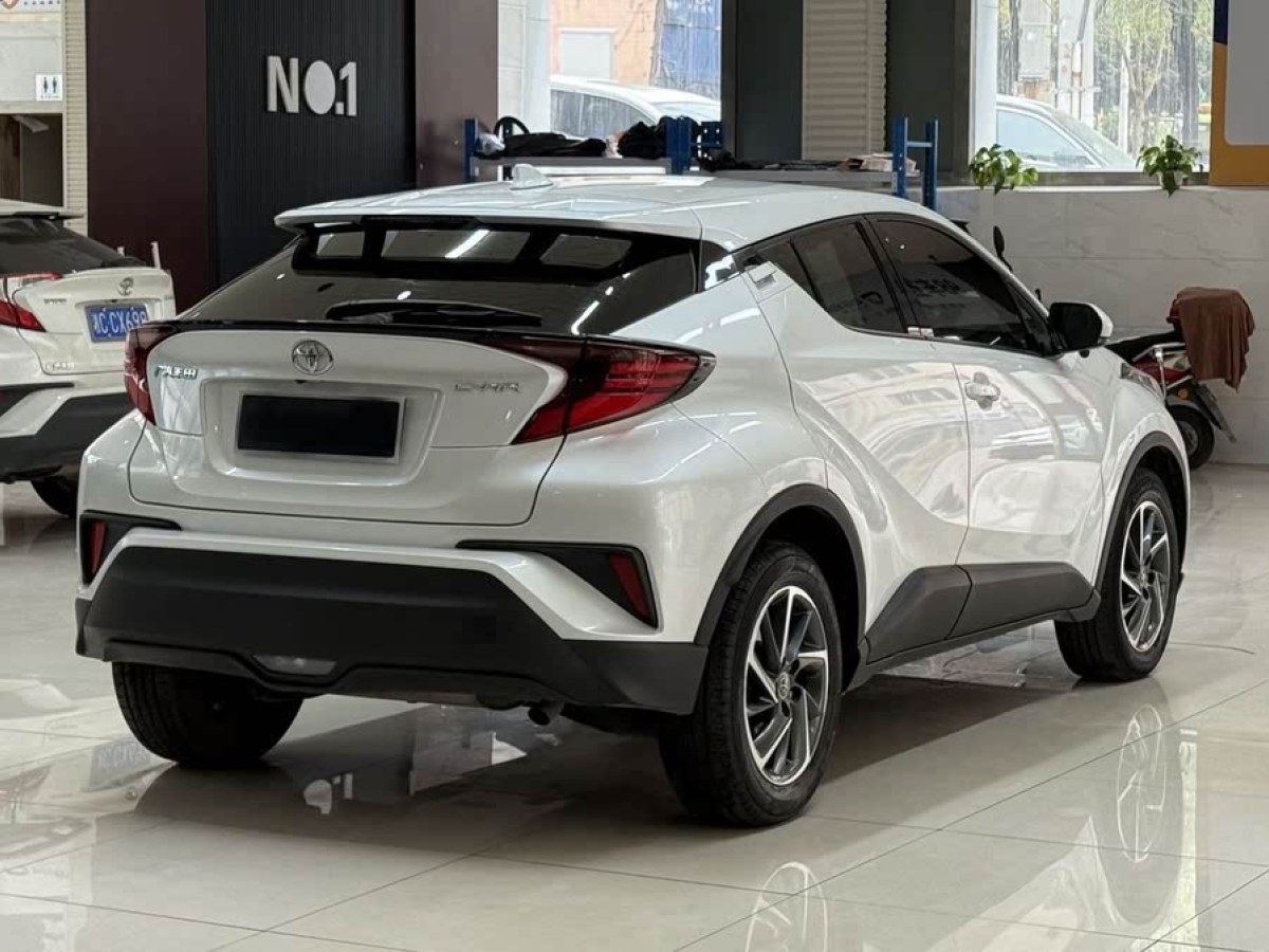 豐田 C-HR  2021款 2.0L 豪華版圖片