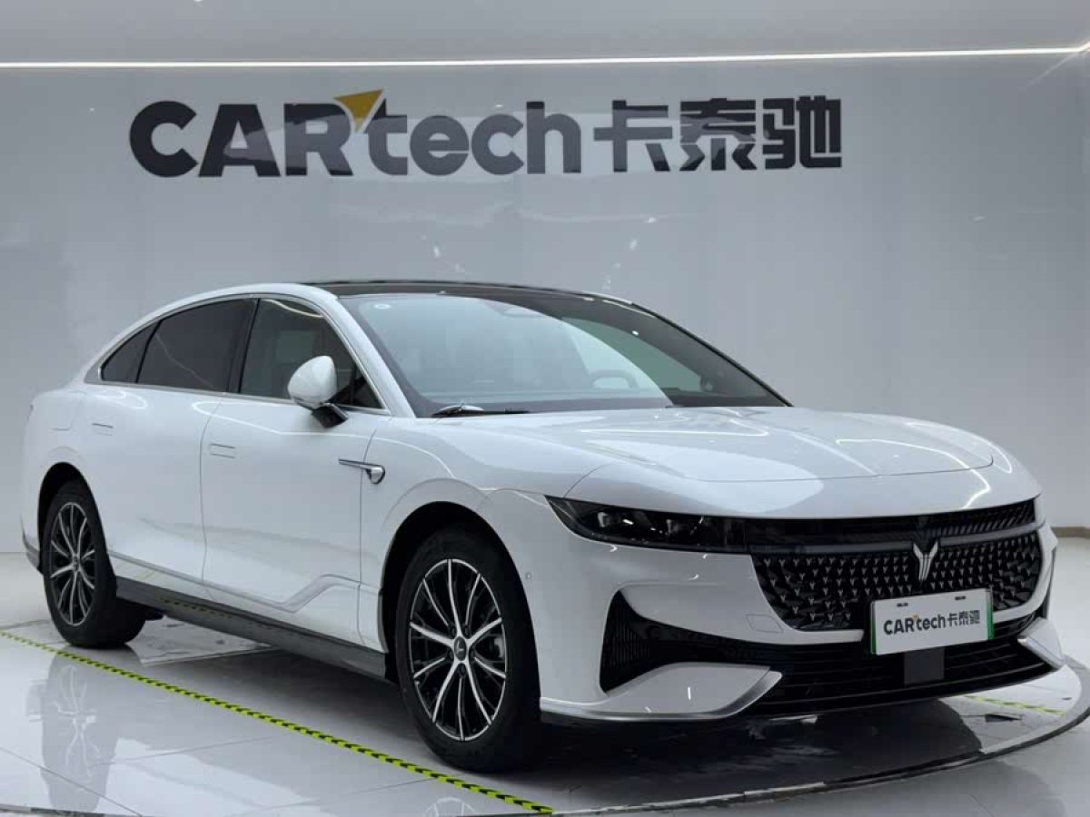 嵐圖 嵐圖追光  2024款 PHEV 四驅(qū)超長續(xù)航行政版圖片