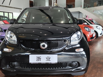 2017年7月 smart fortwo 1.0 MHD 硬頂激情版圖片