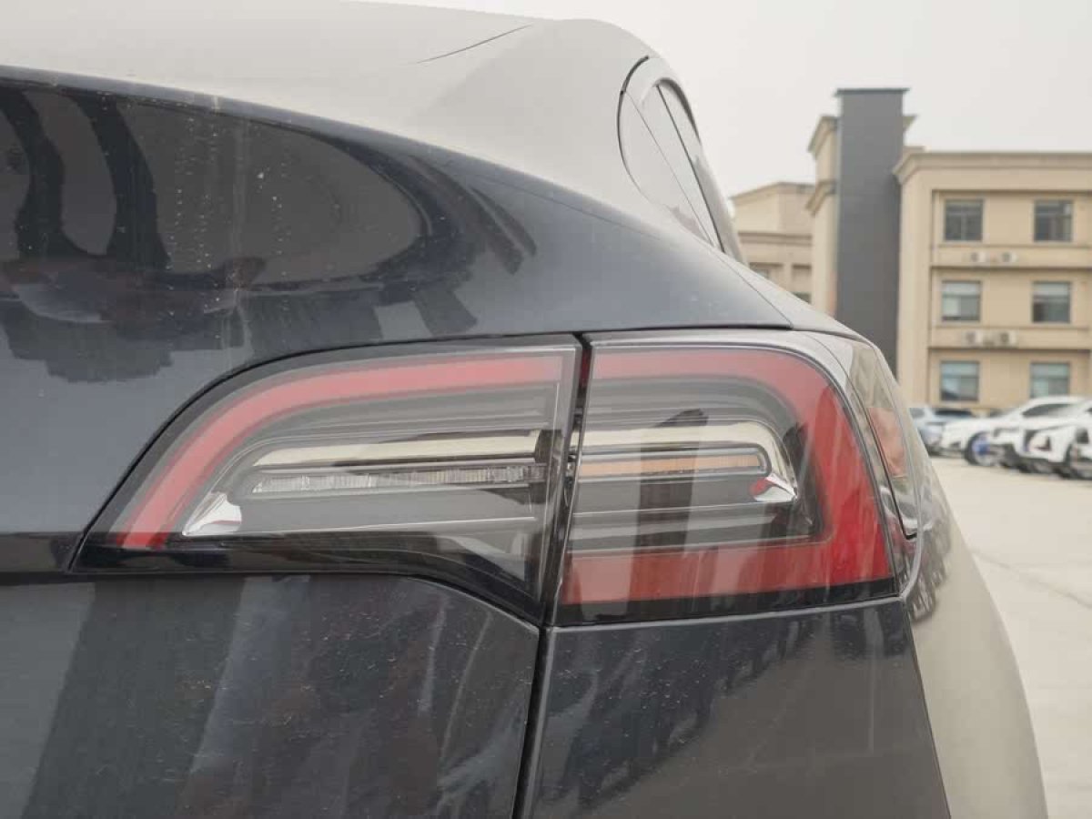 特斯拉 Model Y  2024款 后輪驅(qū)動版圖片