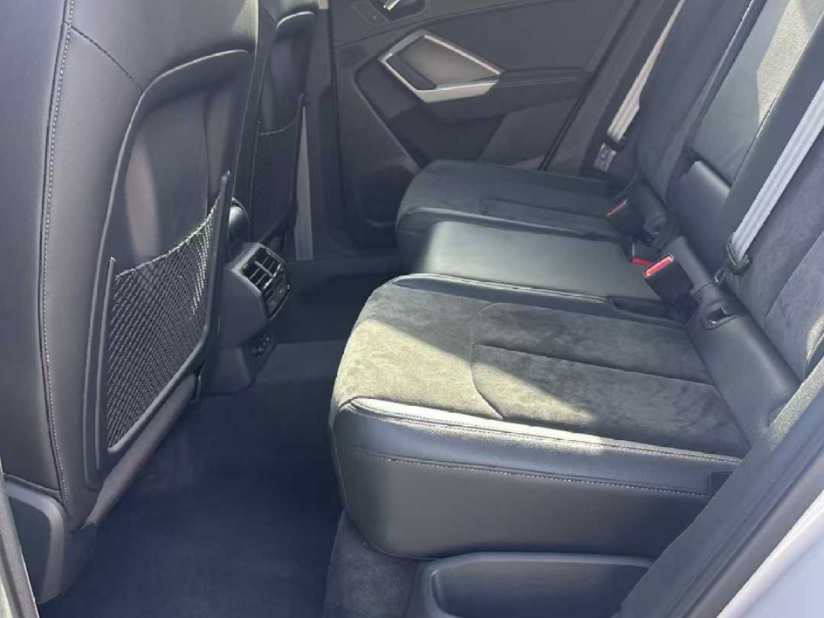 奧迪 奧迪Q3  2020款 35 TFSI 時(shí)尚動(dòng)感型圖片