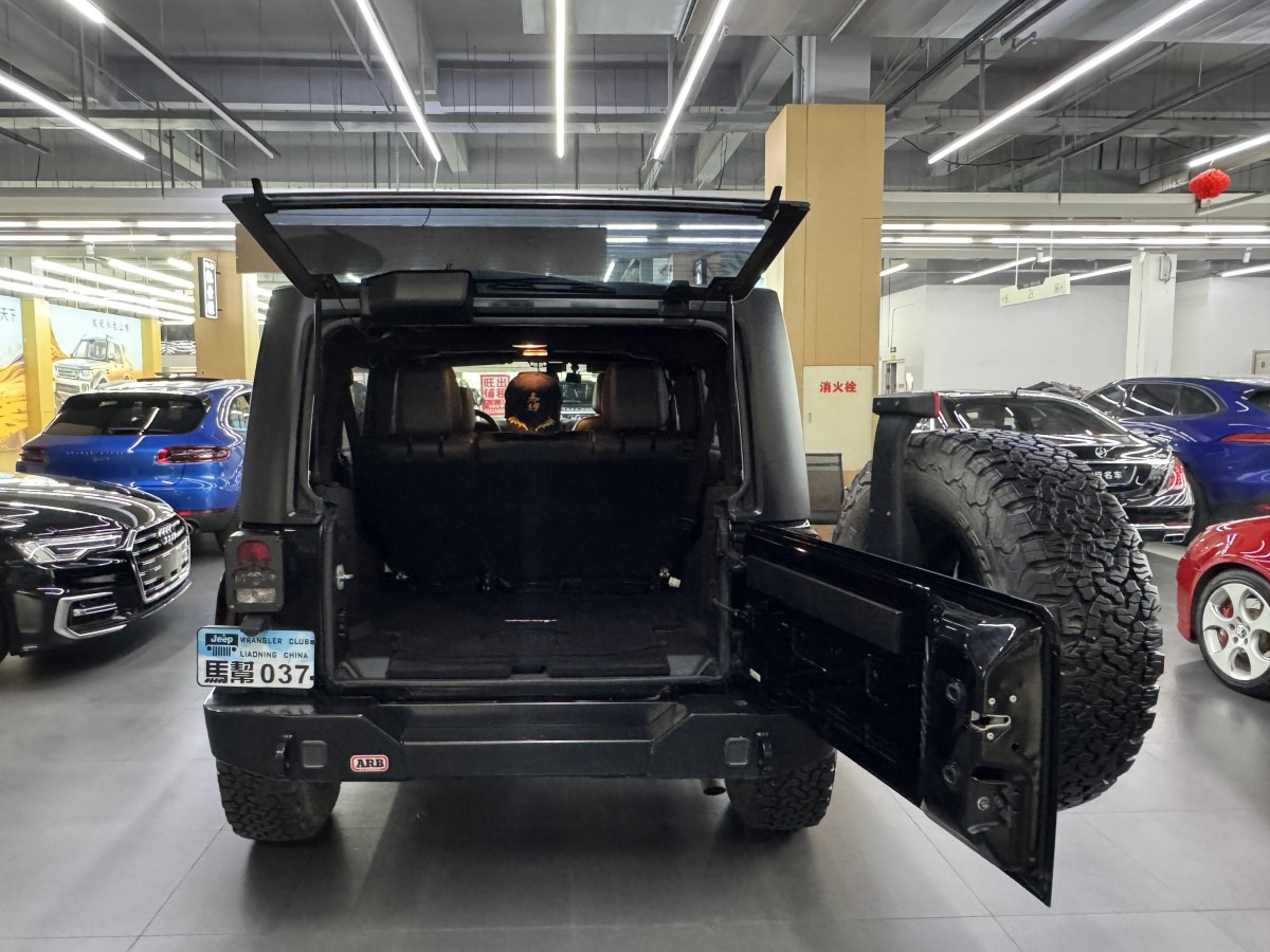 Jeep 牧馬人  2016款 3.0L Sahara 75周年致敬版圖片