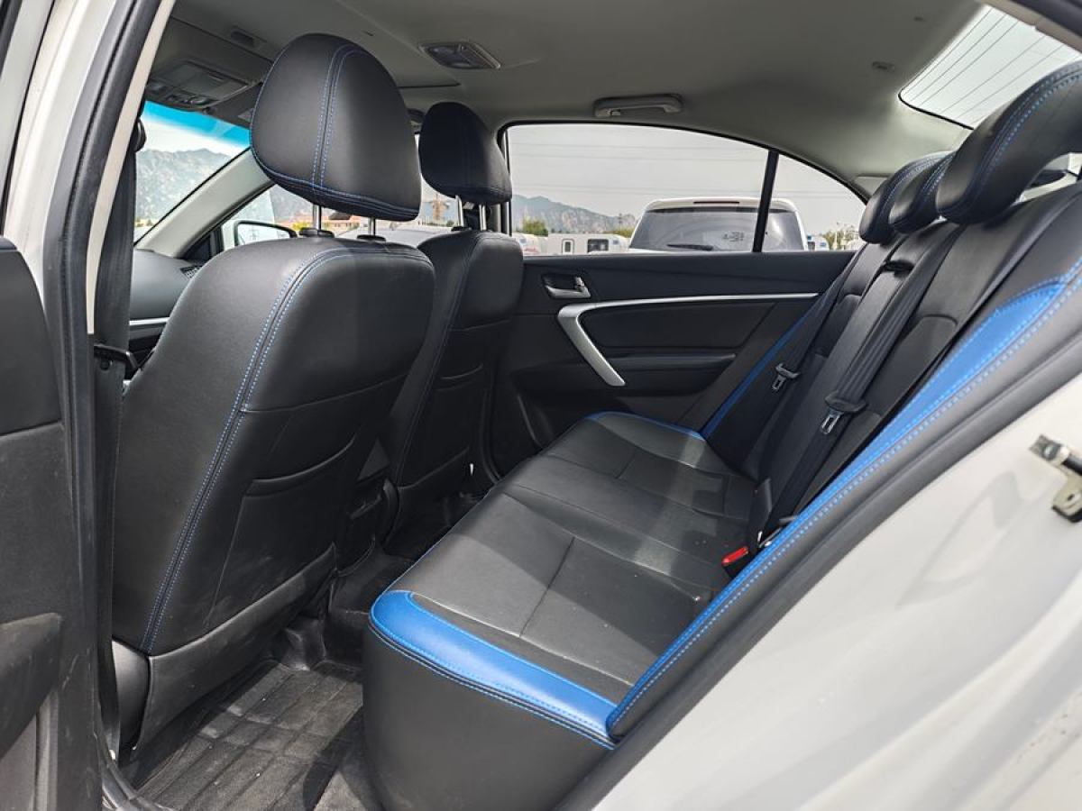 吉利 帝豪新能源  2017款 三厢 EV300 尊贵型图片