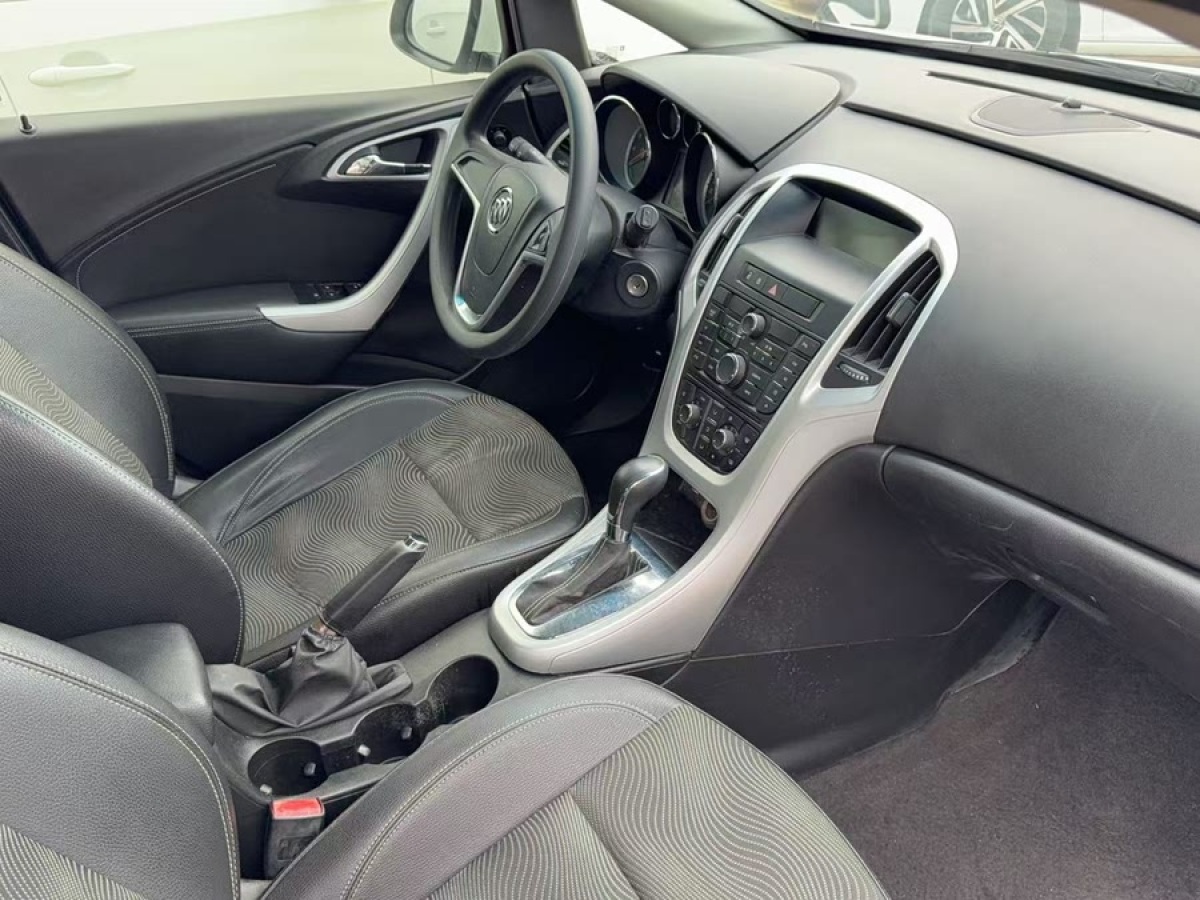 別克 英朗  2013款 XT 1.6L 自動時尚版圖片