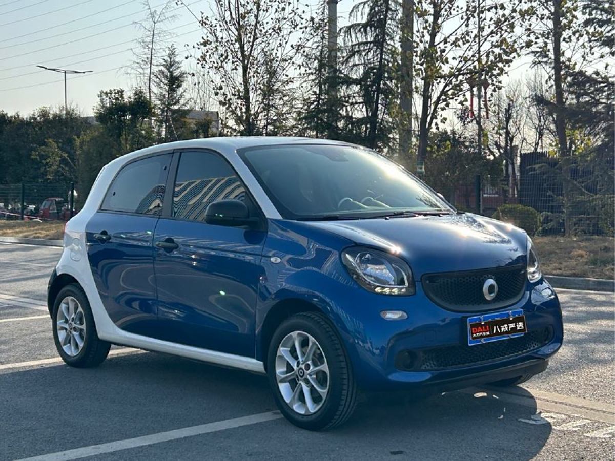 smart forfour  2018款 1.0L 52千瓦靈動(dòng)版圖片