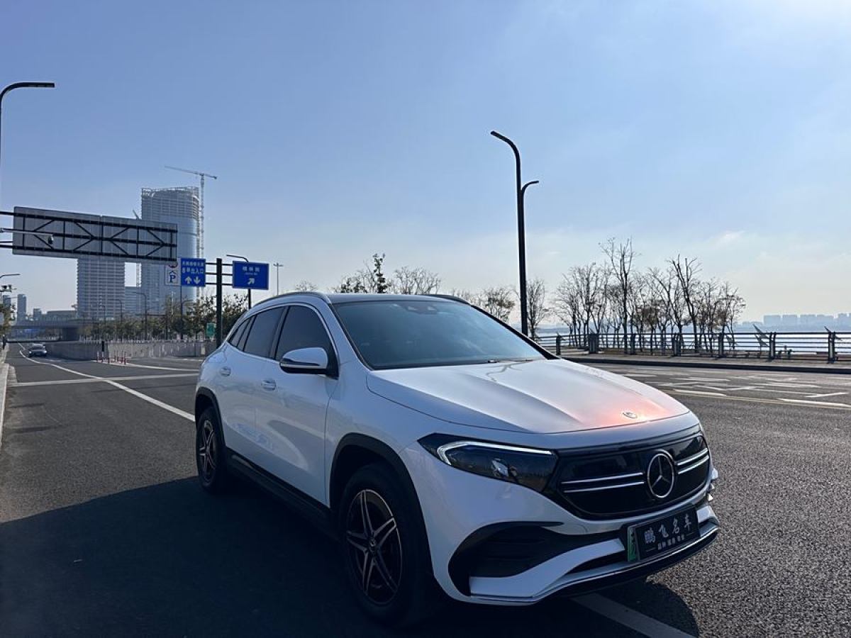 奔馳 奔馳EQA  2022款 EQA 300 4MATIC 首發(fā)特別版圖片