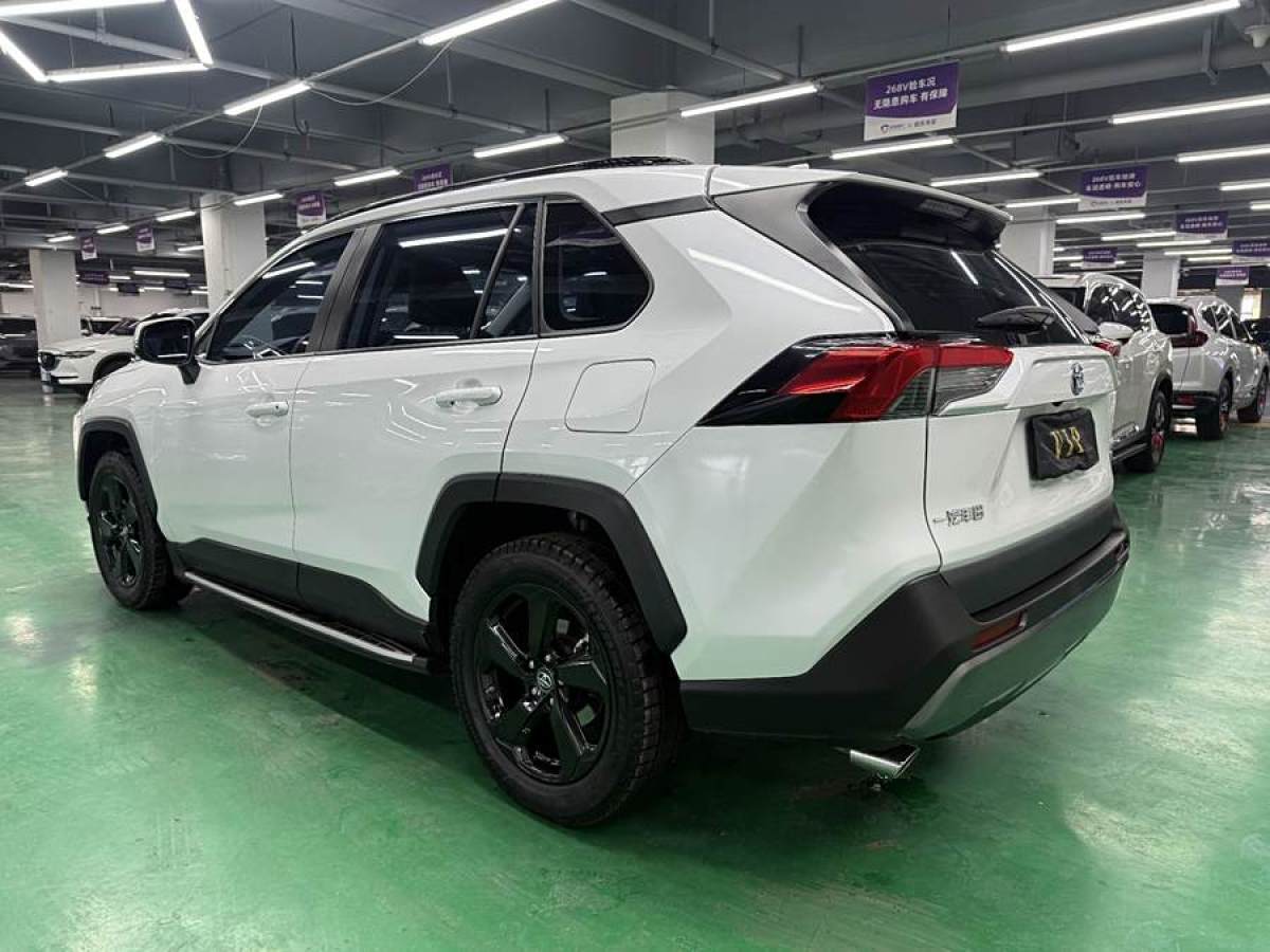 豐田 RAV4榮放  2021款 改款 雙擎 2.5L CVT四驅(qū)精英PLUS版圖片