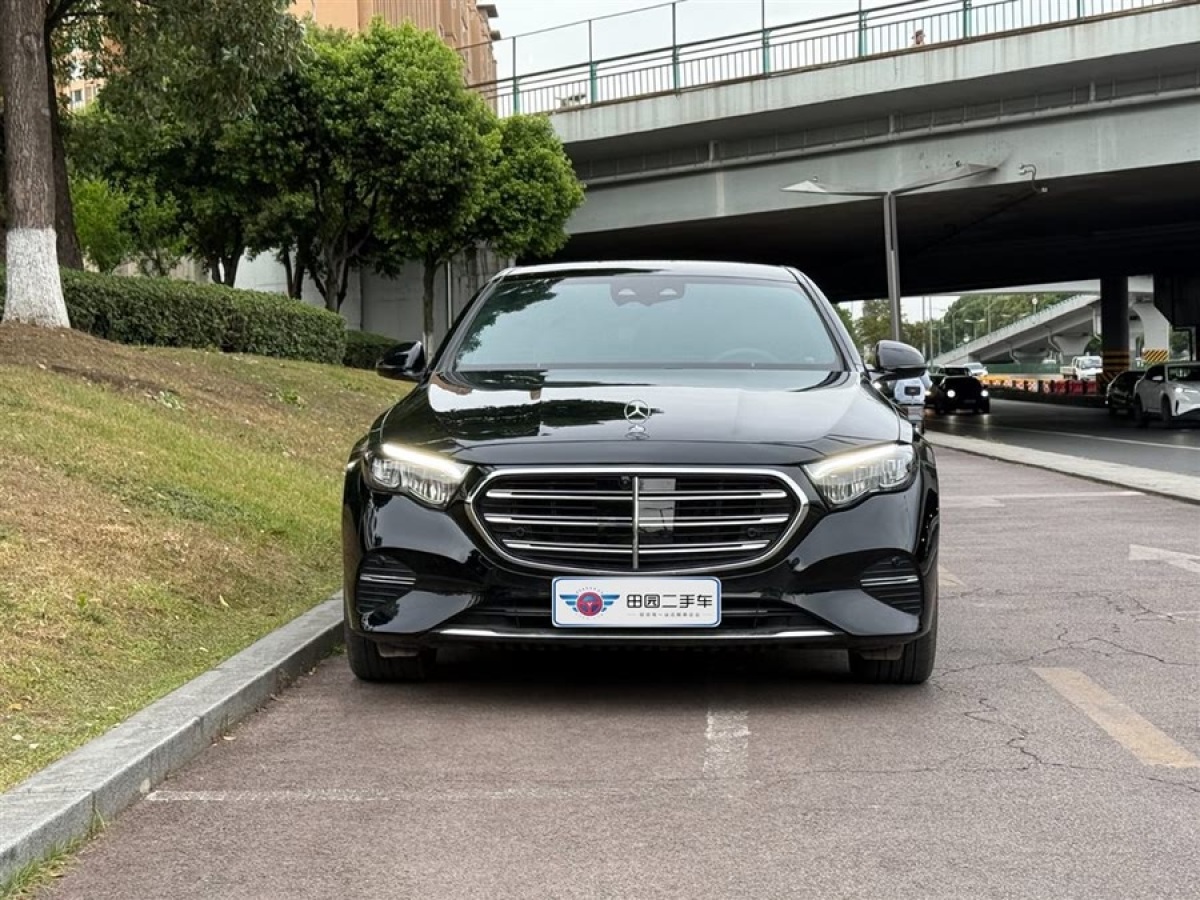奔馳 奔馳E級(jí)新能源  2024款 E 350 e L 插電式混合動(dòng)力轎車圖片
