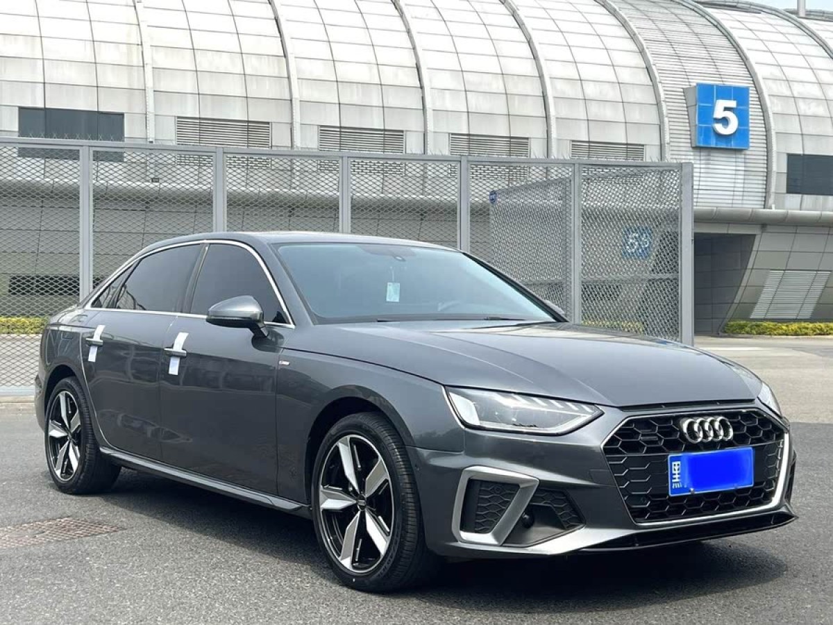 奧迪 奧迪A4L  2020款 40 TFSI quattro 豪華動(dòng)感型圖片
