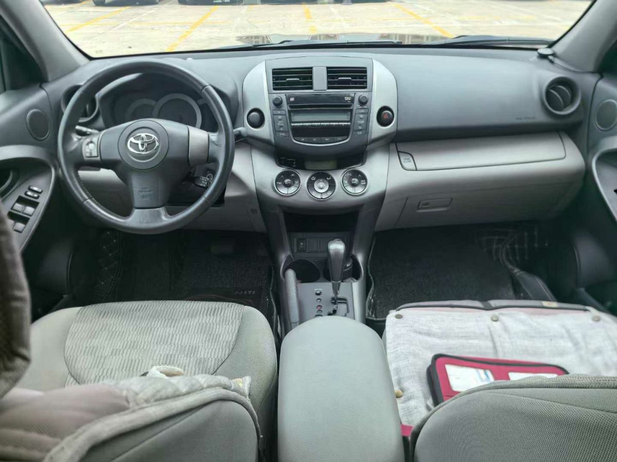 豐田 RAV4榮放  2011款 2.0L 自動(dòng)豪華版圖片