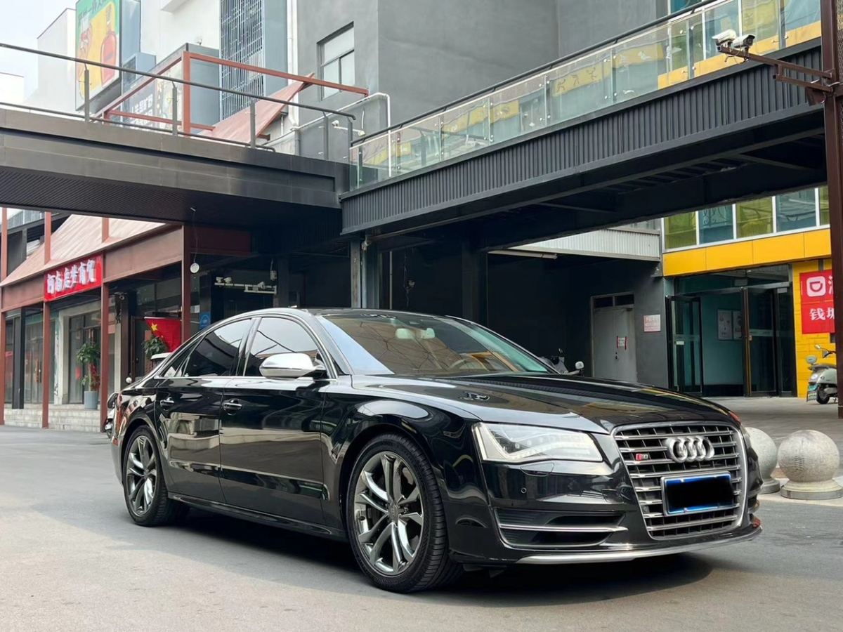 2013年8月奧迪 奧迪S8  2013款 S8 4.0TFSI quattro