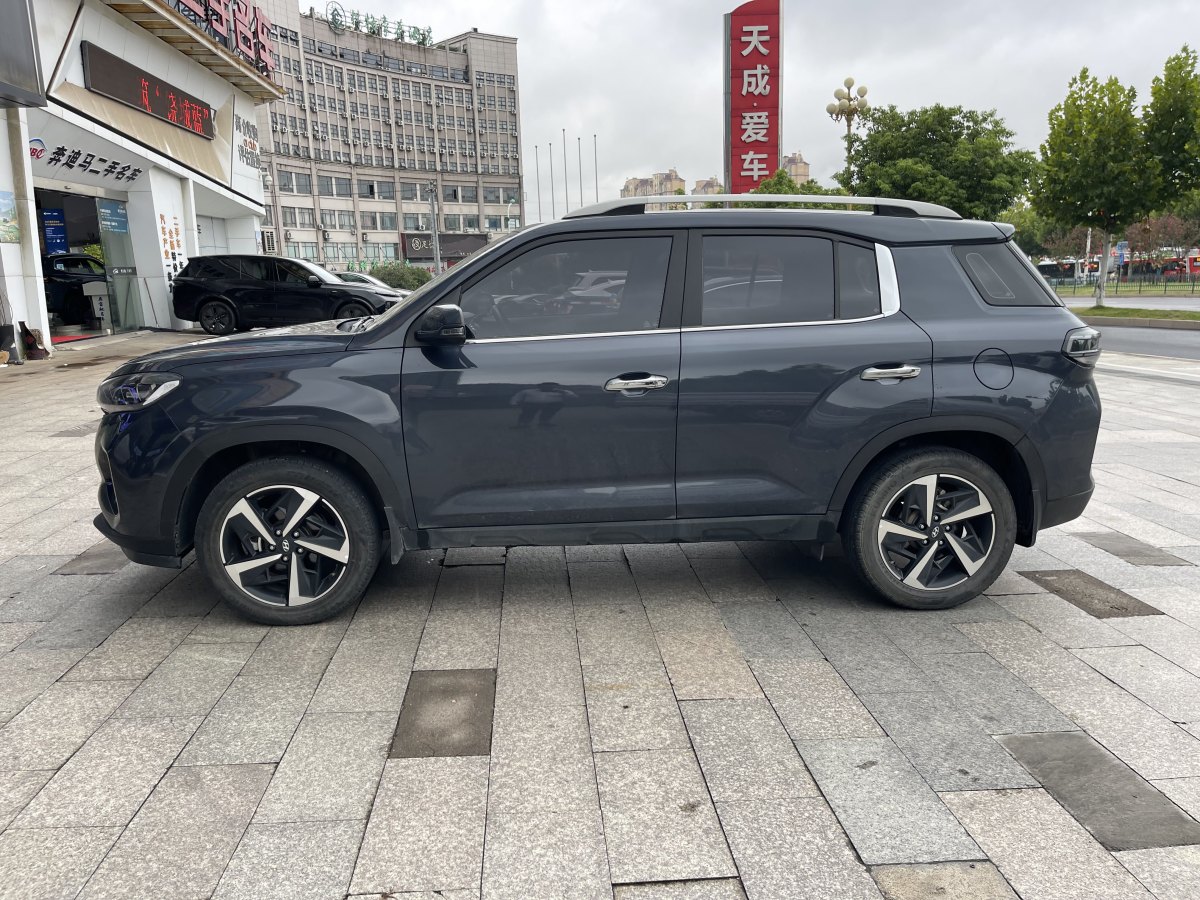 現(xiàn)代 ix35  2021款 2.0L 自動(dòng)兩驅(qū)領(lǐng)先版GLS圖片