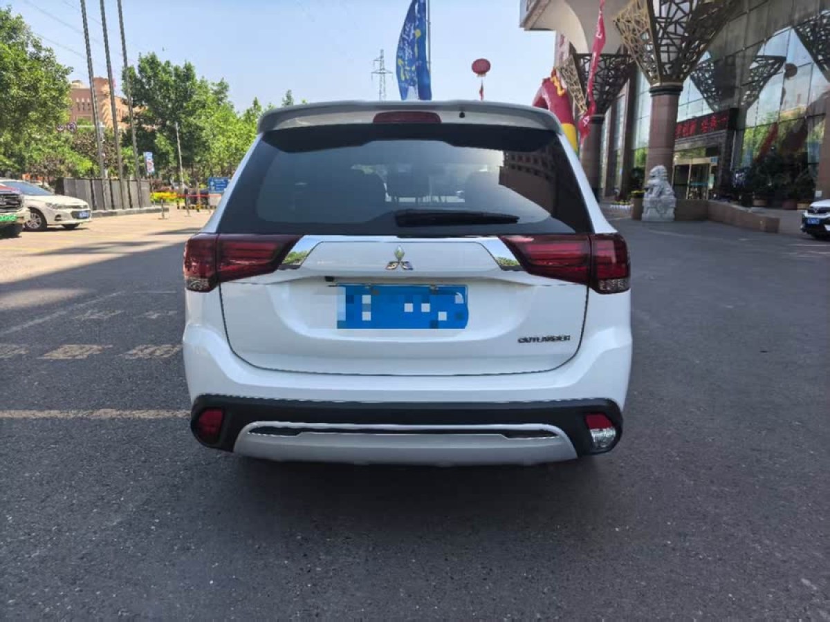 三菱 歐藍德  2019款 2.0L 兩驅(qū)暢享版 5座 國VI圖片