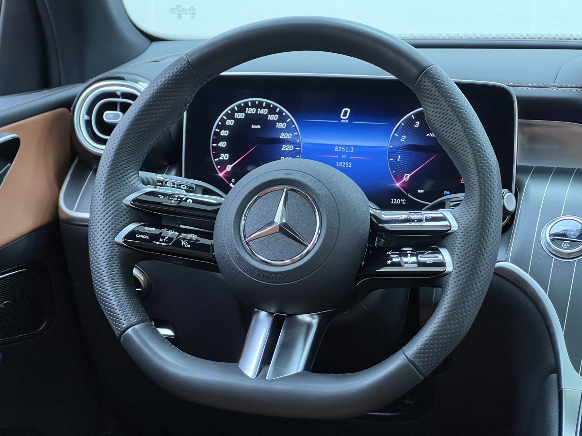 奔馳 奔馳GLC  2018款 改款 GLC 300 4MATIC 動感型圖片