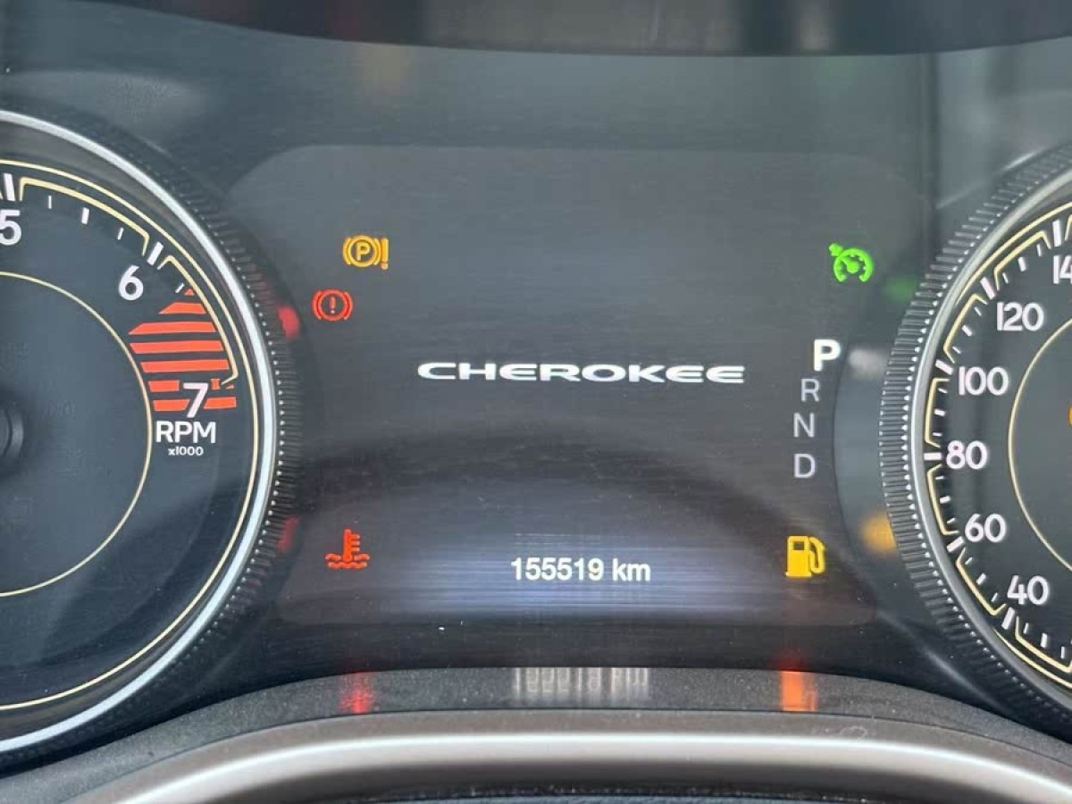 Jeep 自由光  2016款 2.4L 優(yōu)越版圖片