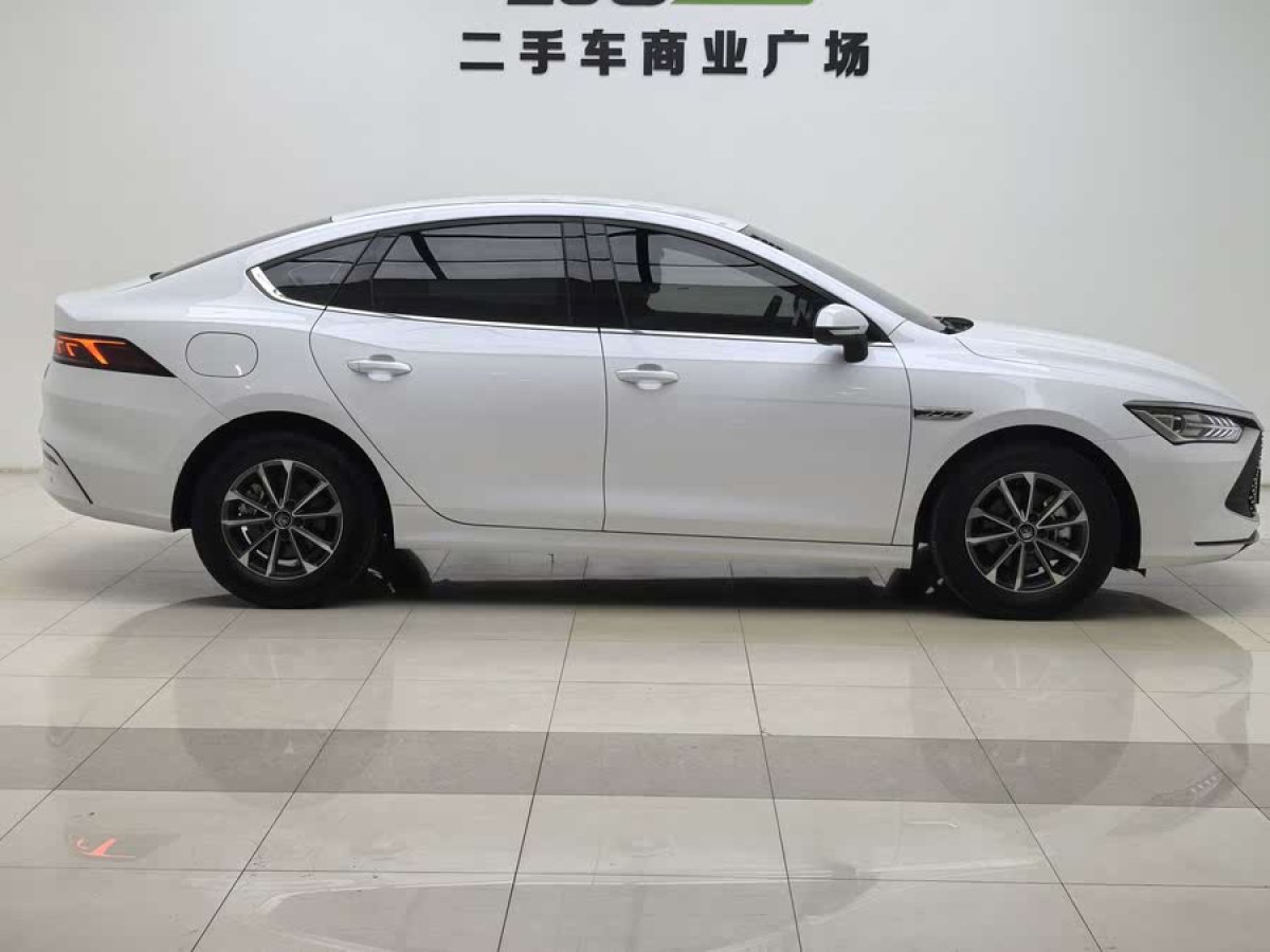 比亞迪 秦PLUS  2023款 冠軍版 DM-i 55KM領(lǐng)先型圖片