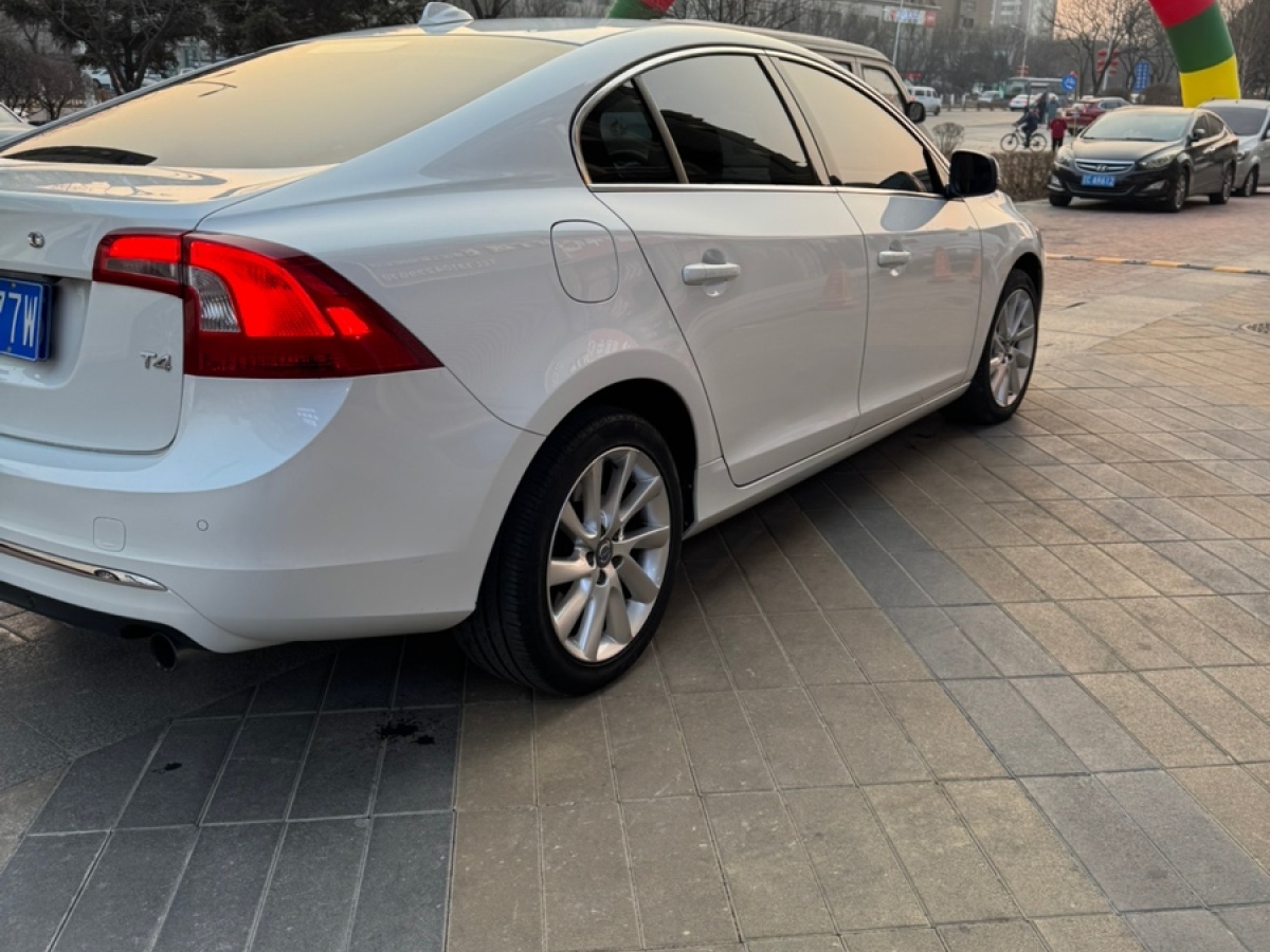 沃爾沃 S60  2016款 L 2.0T T4 智遠(yuǎn)版圖片