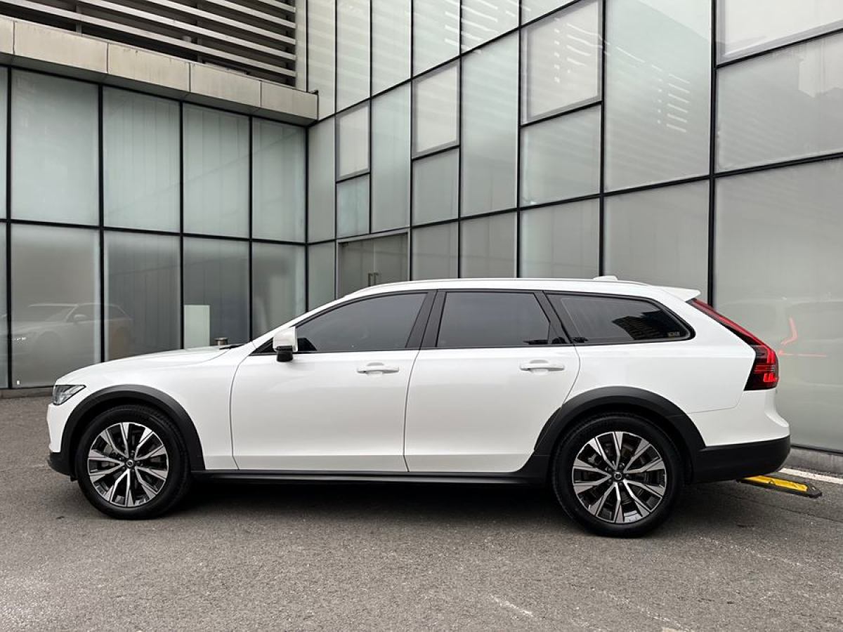 沃爾沃 V90  2025款 Cross Country B5 AWD 智遠(yuǎn)版圖片