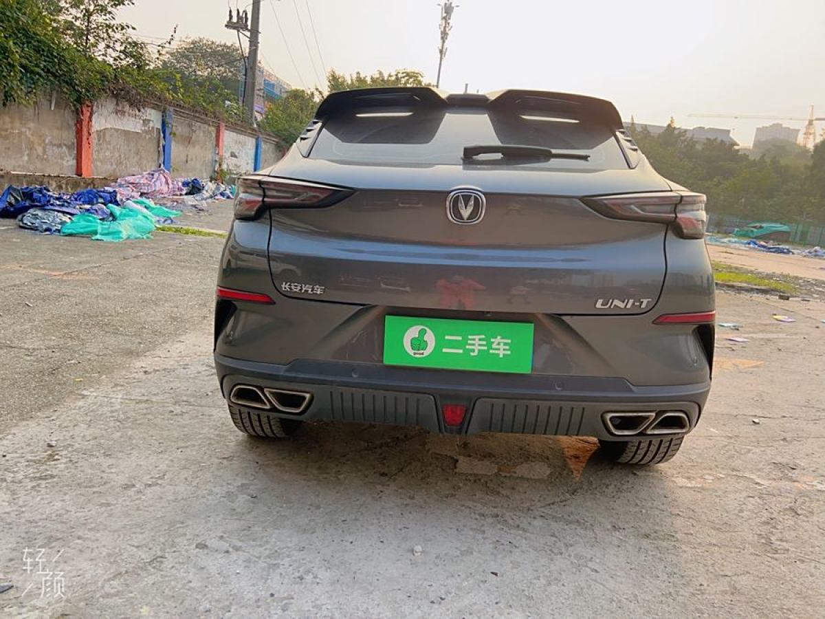 長(zhǎng)安 UNI-T  2022款 1.5T 尊貴型圖片